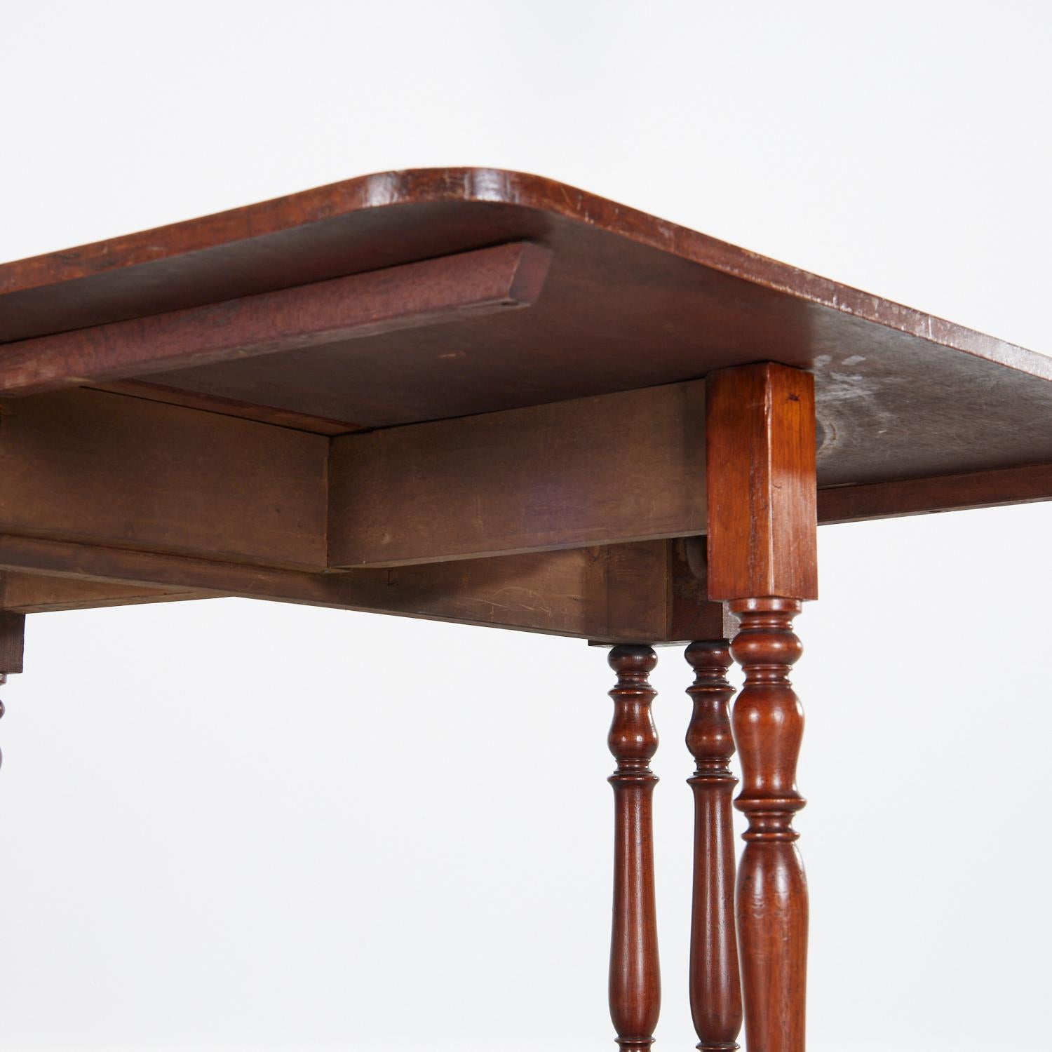 19th C. Victorian Walnut Sutherland Drop Leaf Table with Turned Baluster Legs For Sale 1