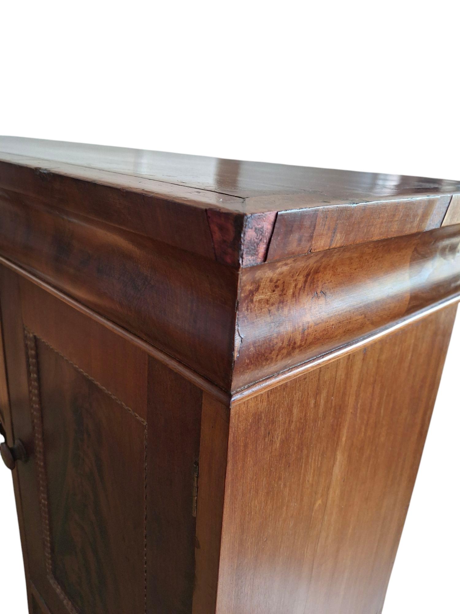 19th C. Walnut Plantation Desk For Sale 2