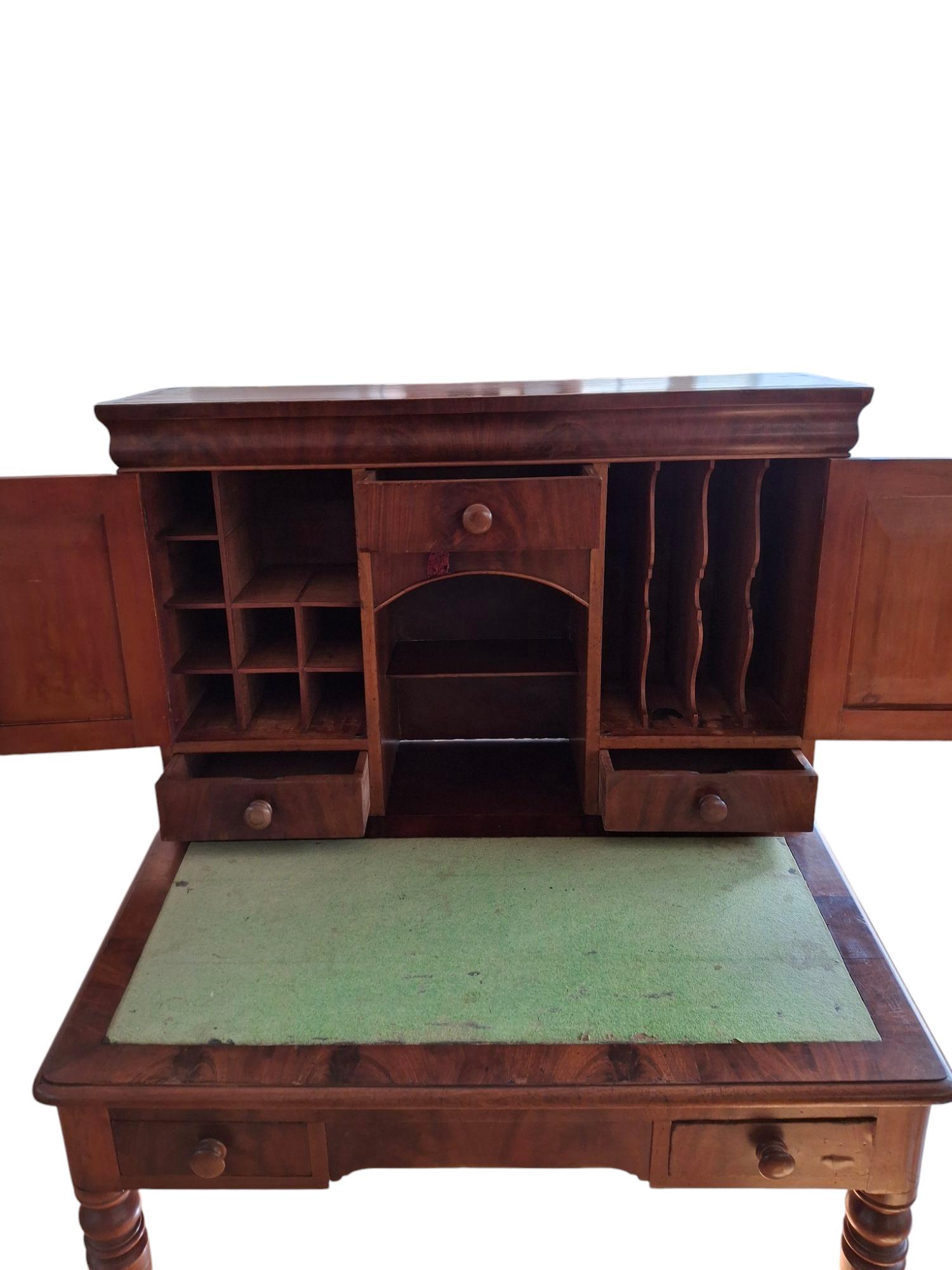 19th C. Walnut Plantation Desk For Sale 4