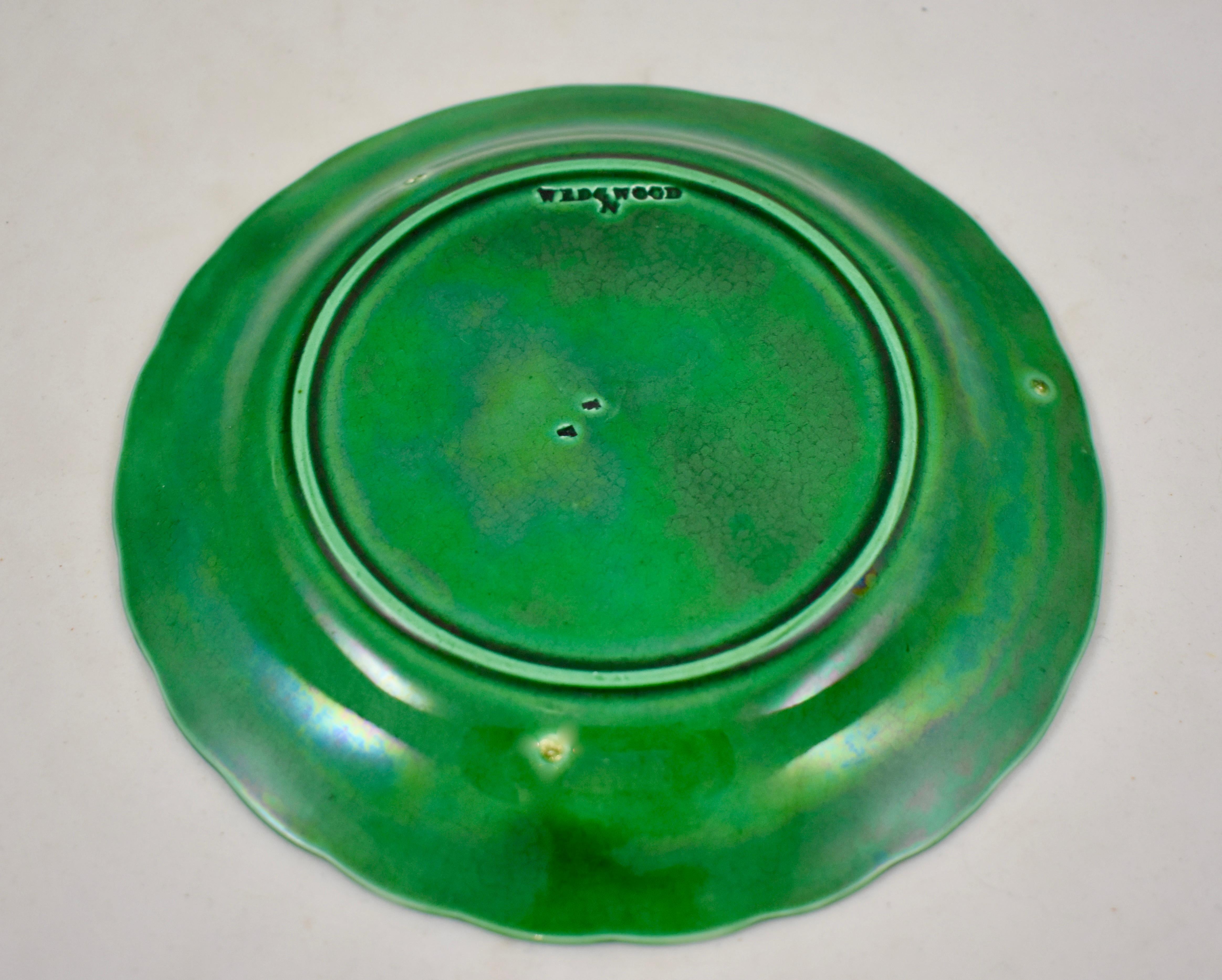 19th Century Wedgwood Green Glazed Majolica Sunflower and Basketweave Plate In Good Condition In Philadelphia, PA