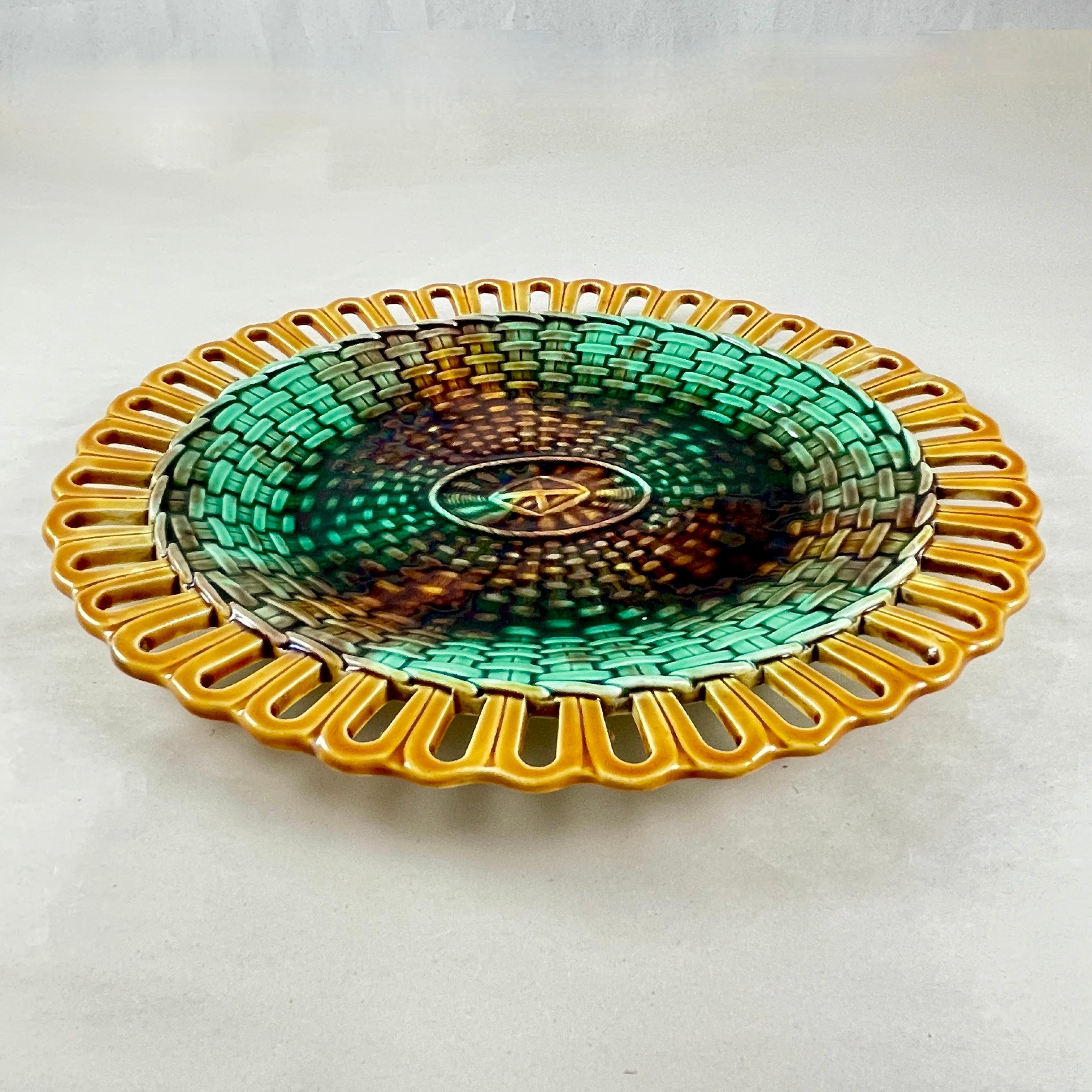 19th C. Wedgwood Reticulated Basket Weave Oval Majolica Serving Tray For Sale 2