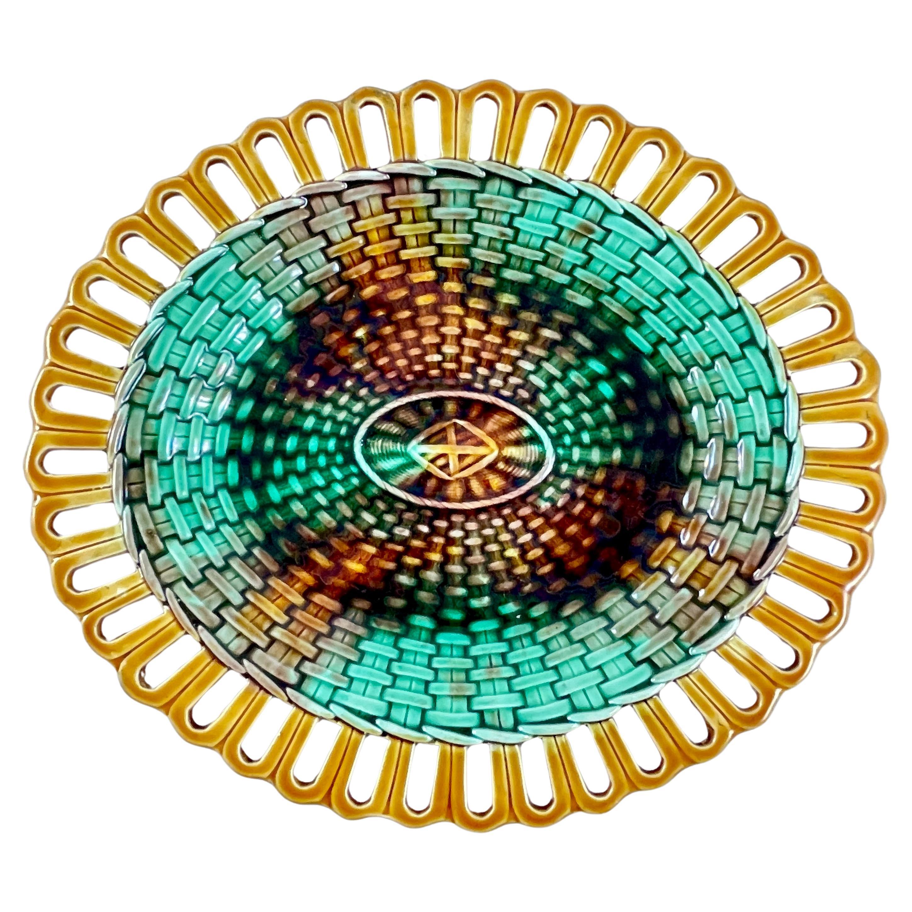 A.I.C. Wedgwood Reticulated Basket Weave Oval Majolica Serving Tray, 19ème C.