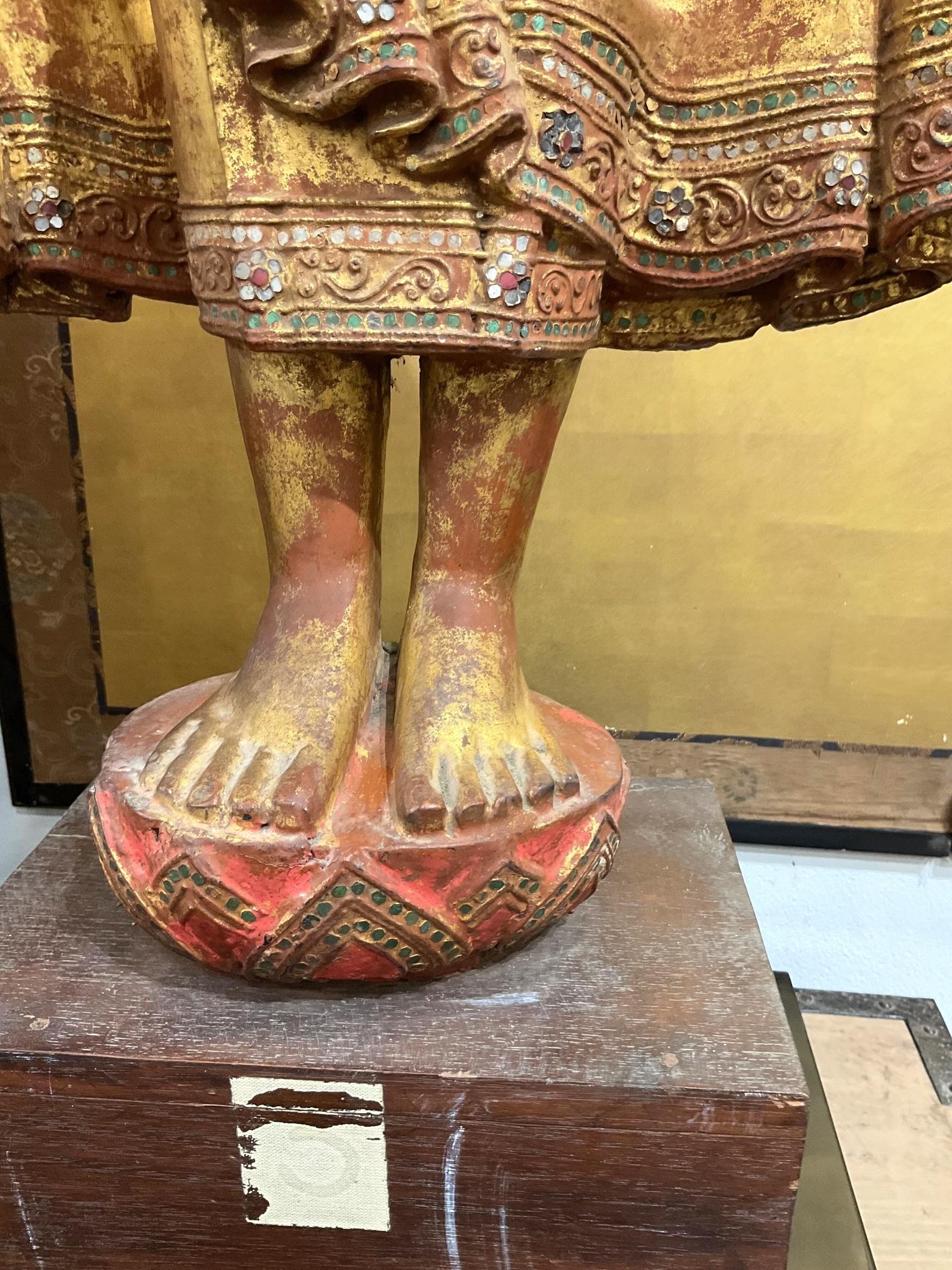 19e s. statue de Bouddha birman debout en bois doré - période Mandalay Bon état - En vente à Fukuoka, JP
