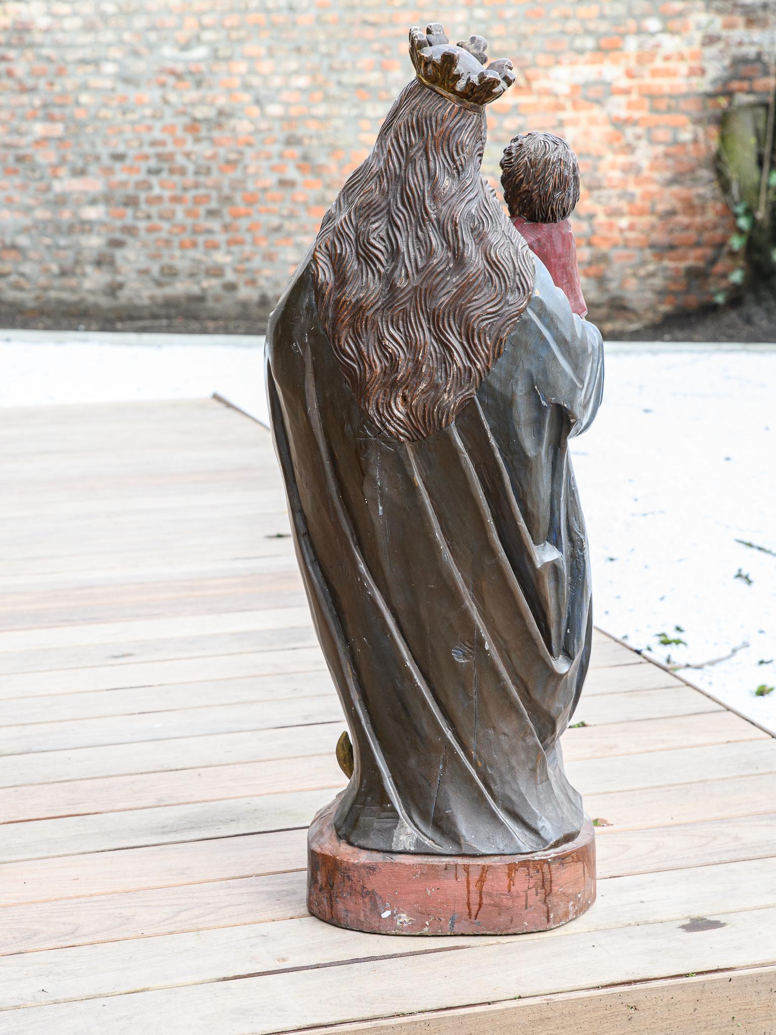 Hand-Carved 19th Century Wooden Statue of the Virgin Carrying Jezus For Sale