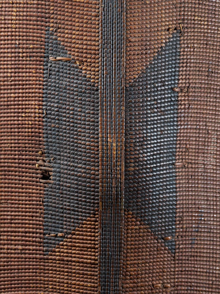 Woven Wicker and Wood Azande War Shield for a High Ranking Warrior, DRC For Sale 3