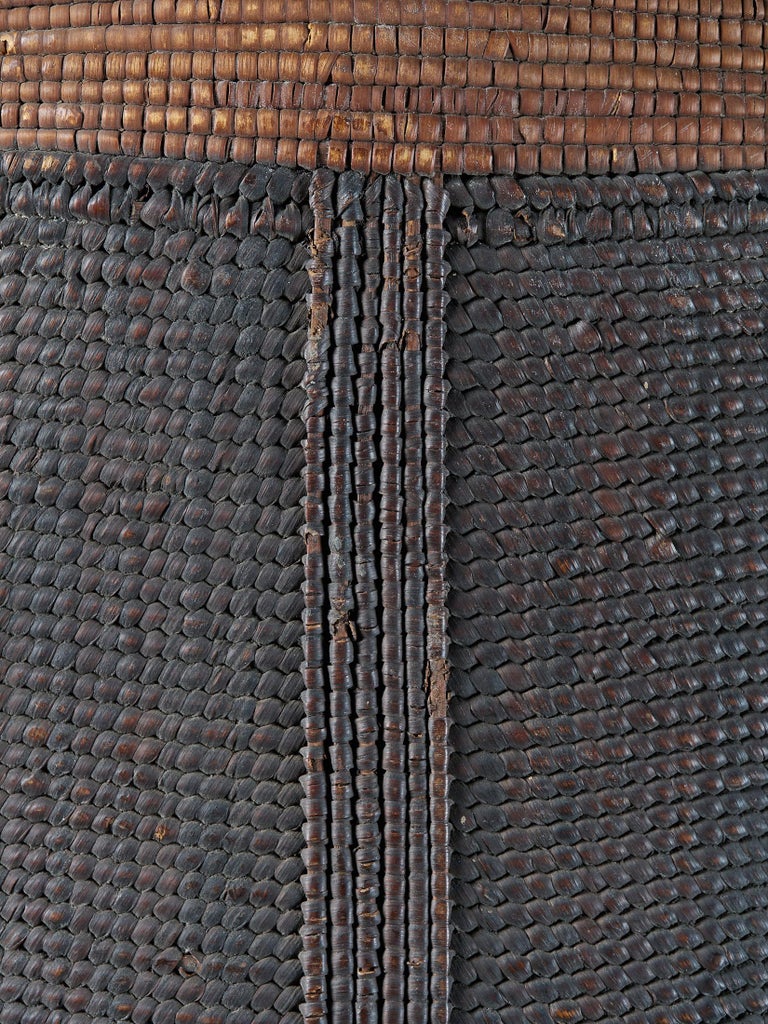 Woven Wicker and Wood Azande War Shield for a High Ranking Warrior, DRC For Sale 2