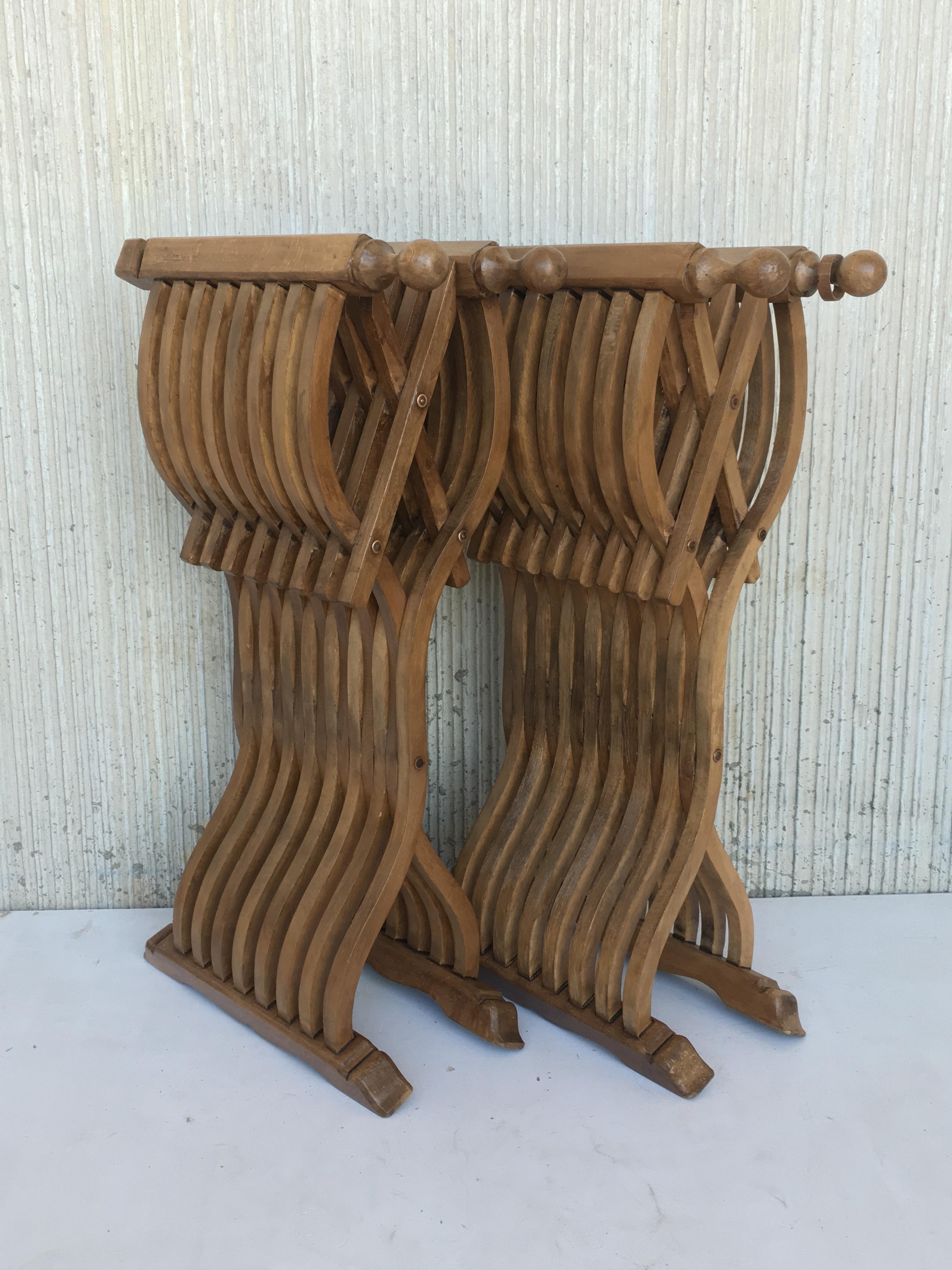 19th Century Carved Walnut Folding Scissors Savonarola Bench/Settee For Sale 1