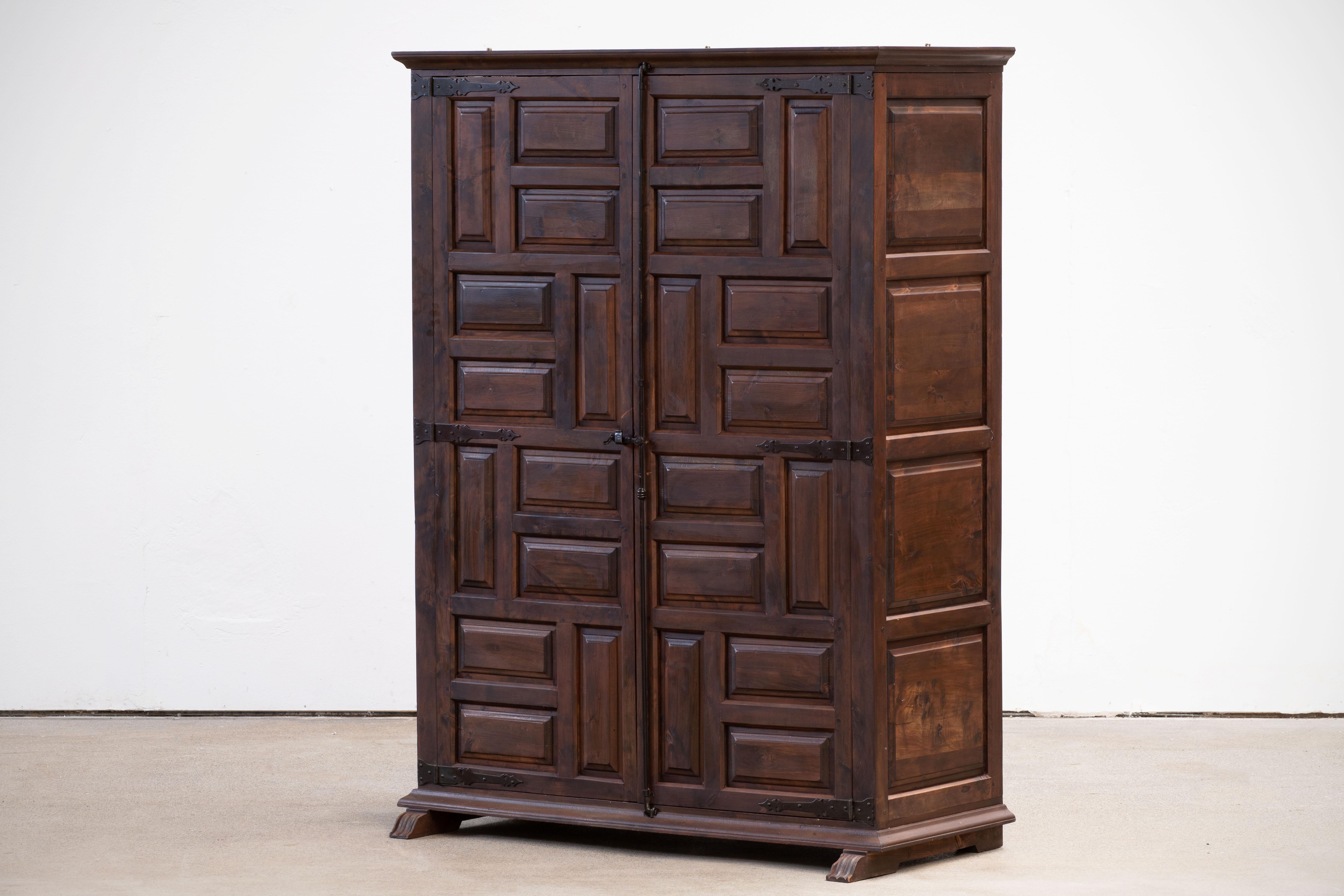 19th Catalan Spanish Baroque Carved Walnut Tuscan Two doors Wardrobe or Cabinet 7