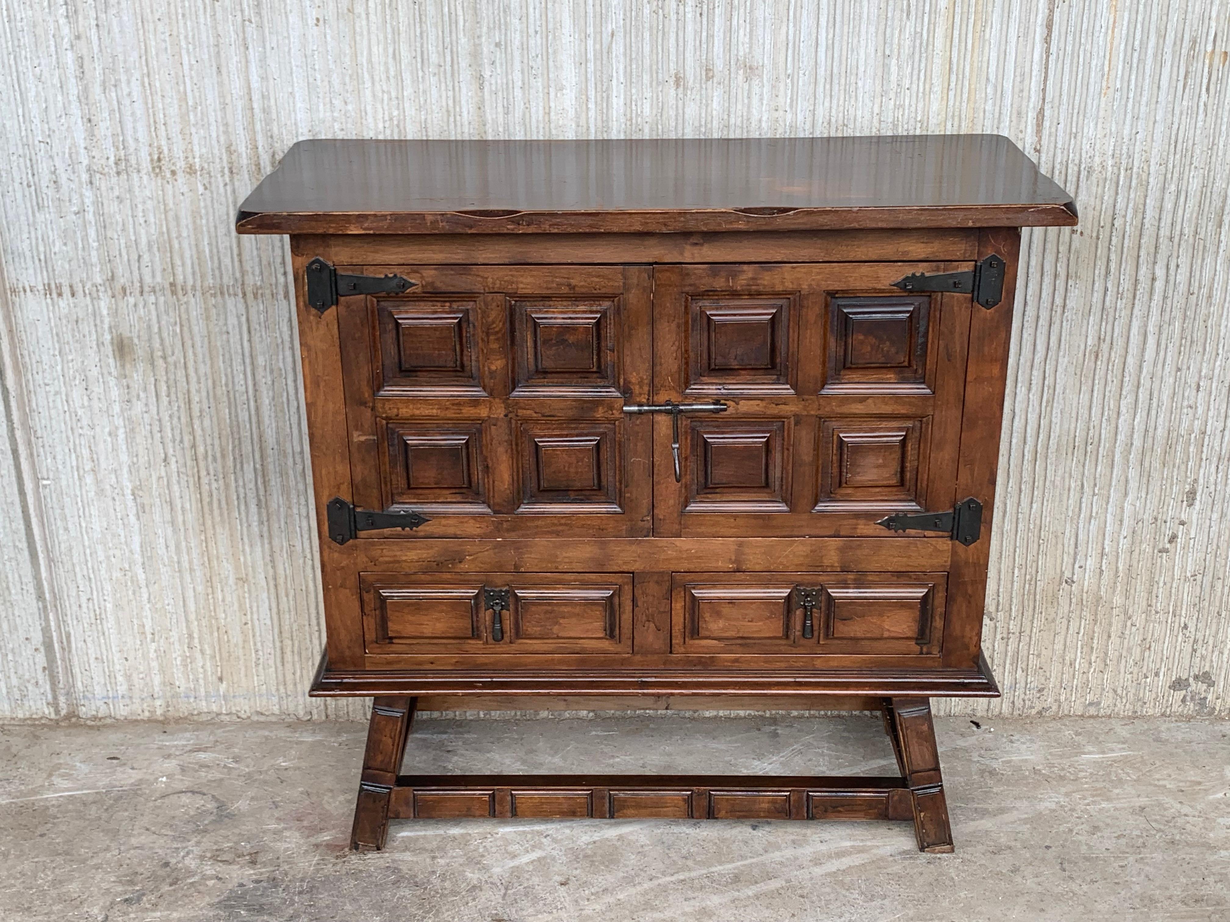 19th Catalan Spanish Baroque Carved Walnut Tuscan Two Drawers Chest of Drawers In Good Condition In Miami, FL