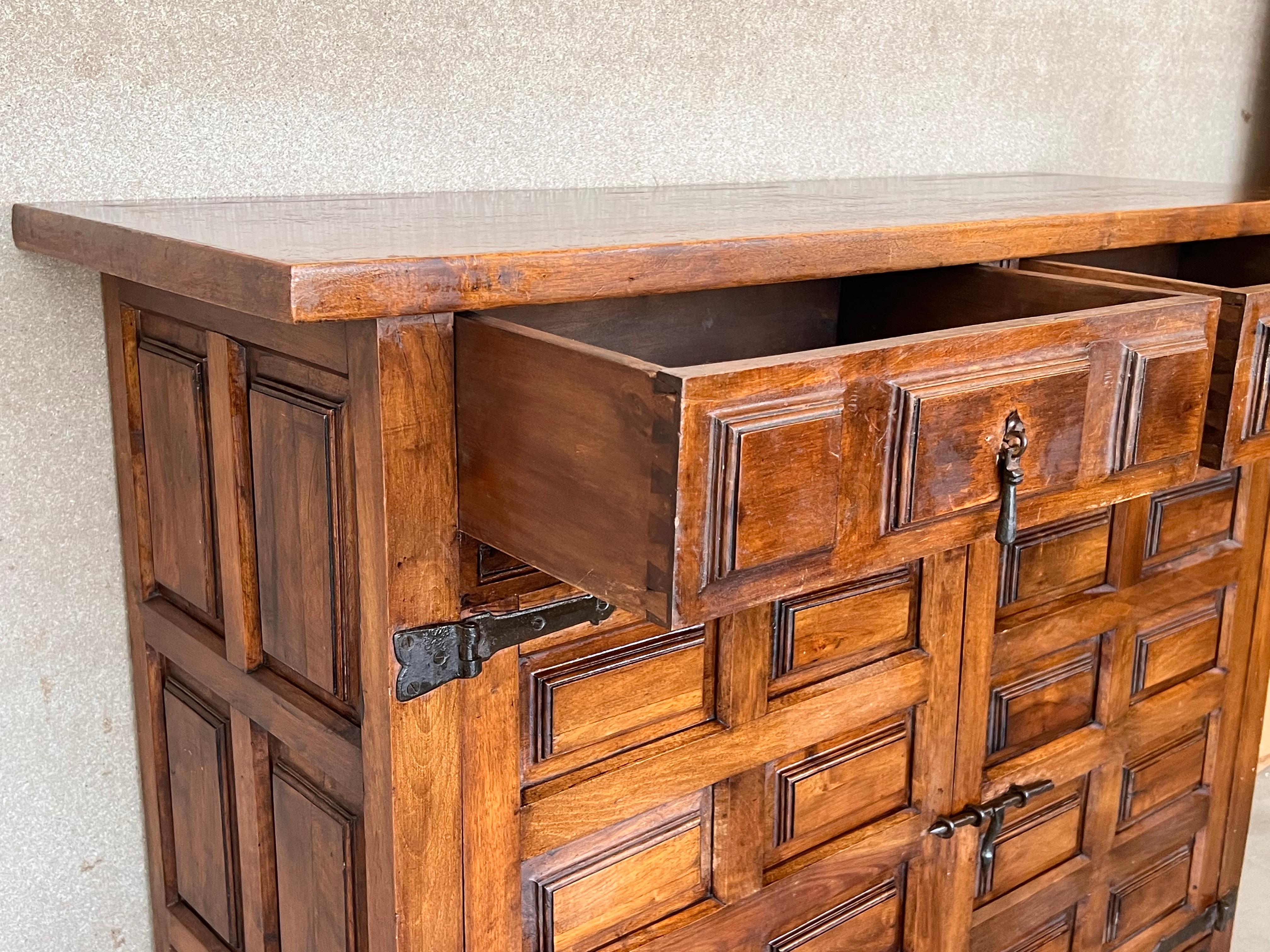 19th Catalan Spanish Baroque Carved Walnut Tuscan Two Drawers Credenza or Buffet For Sale 5