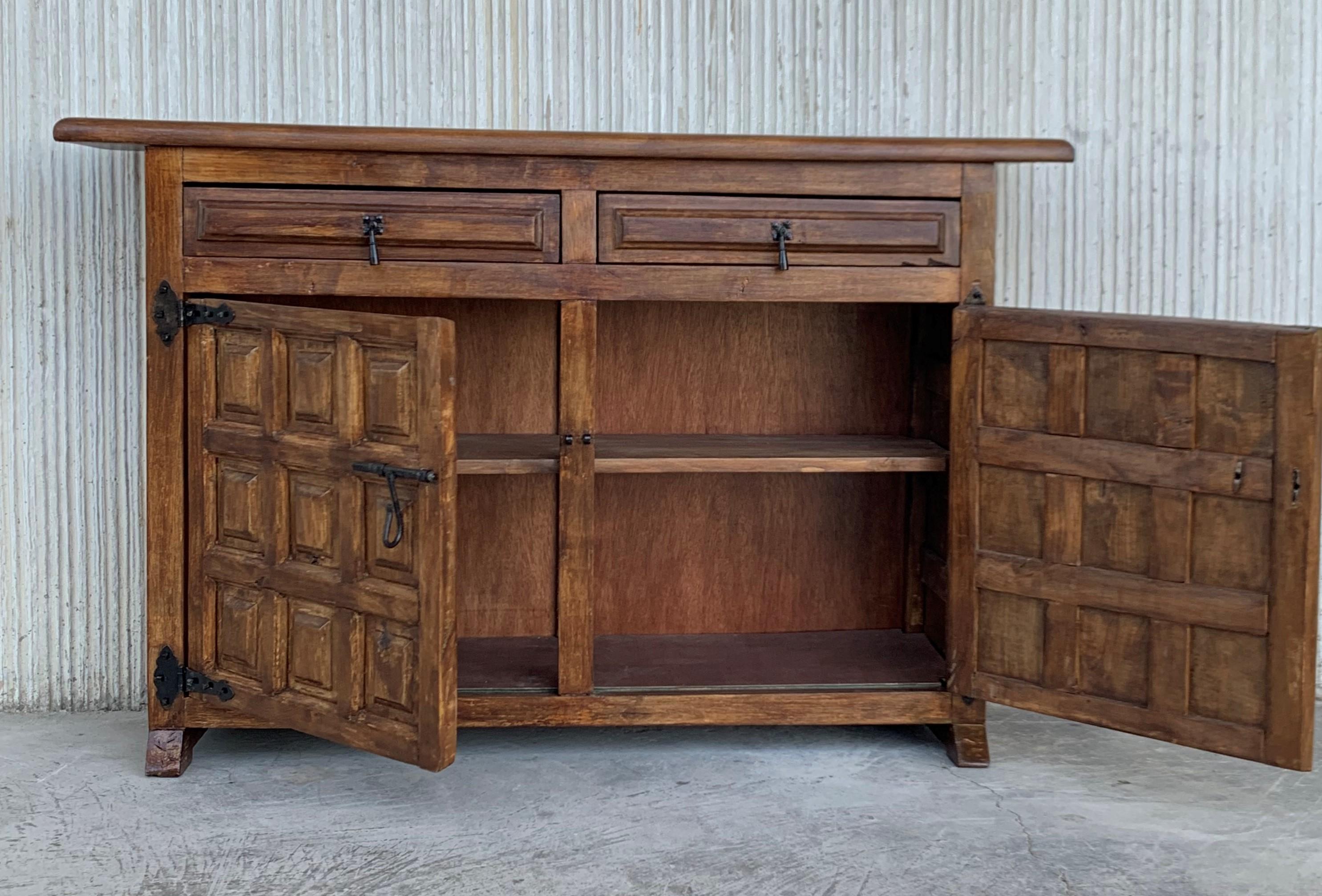 19th Century Catalan Spanish Baroque Carved Walnut Tuscan Credenza or Buffet In Good Condition In Miami, FL