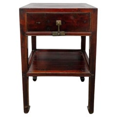 19. Jahrhundert Qing-Dynastie Elm Tiered Tall Beistelltisch