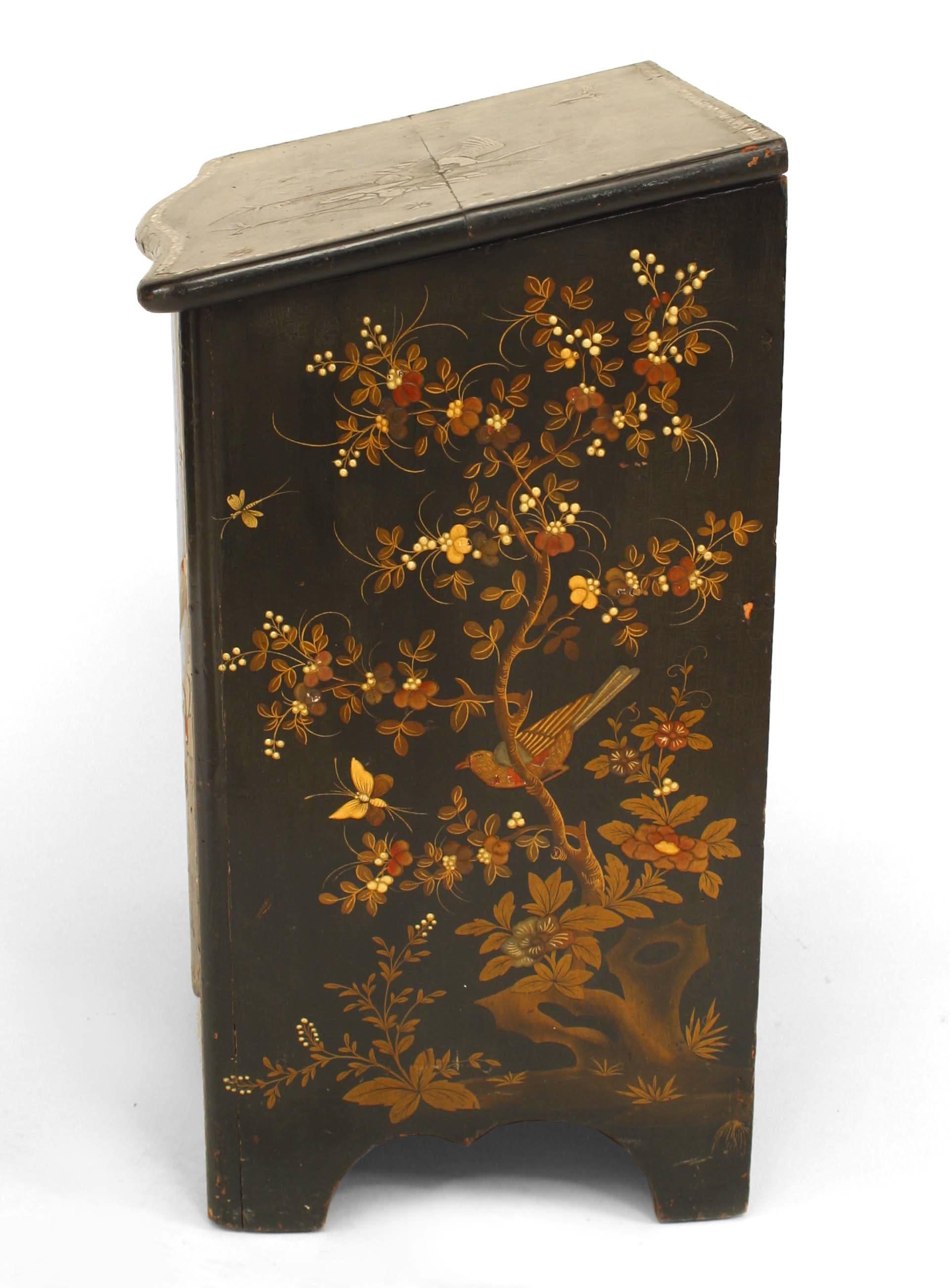 Lacquered English Regency Chinoiserie Trunk Hamper For Sale