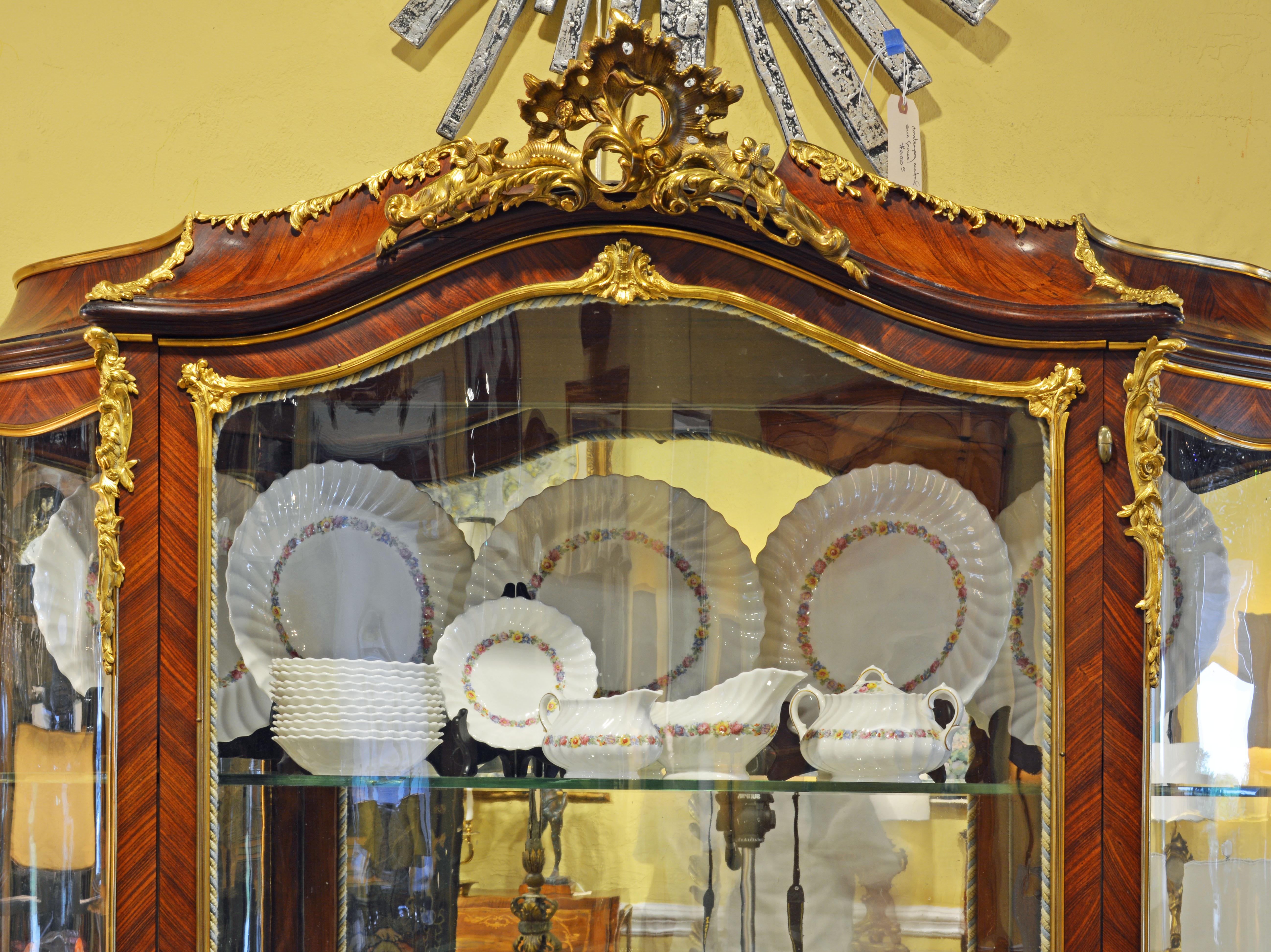 19th Century Louis XV Style Ormolu Mounted Parquetry Vernis Martin Vitrine (Louis XV.)