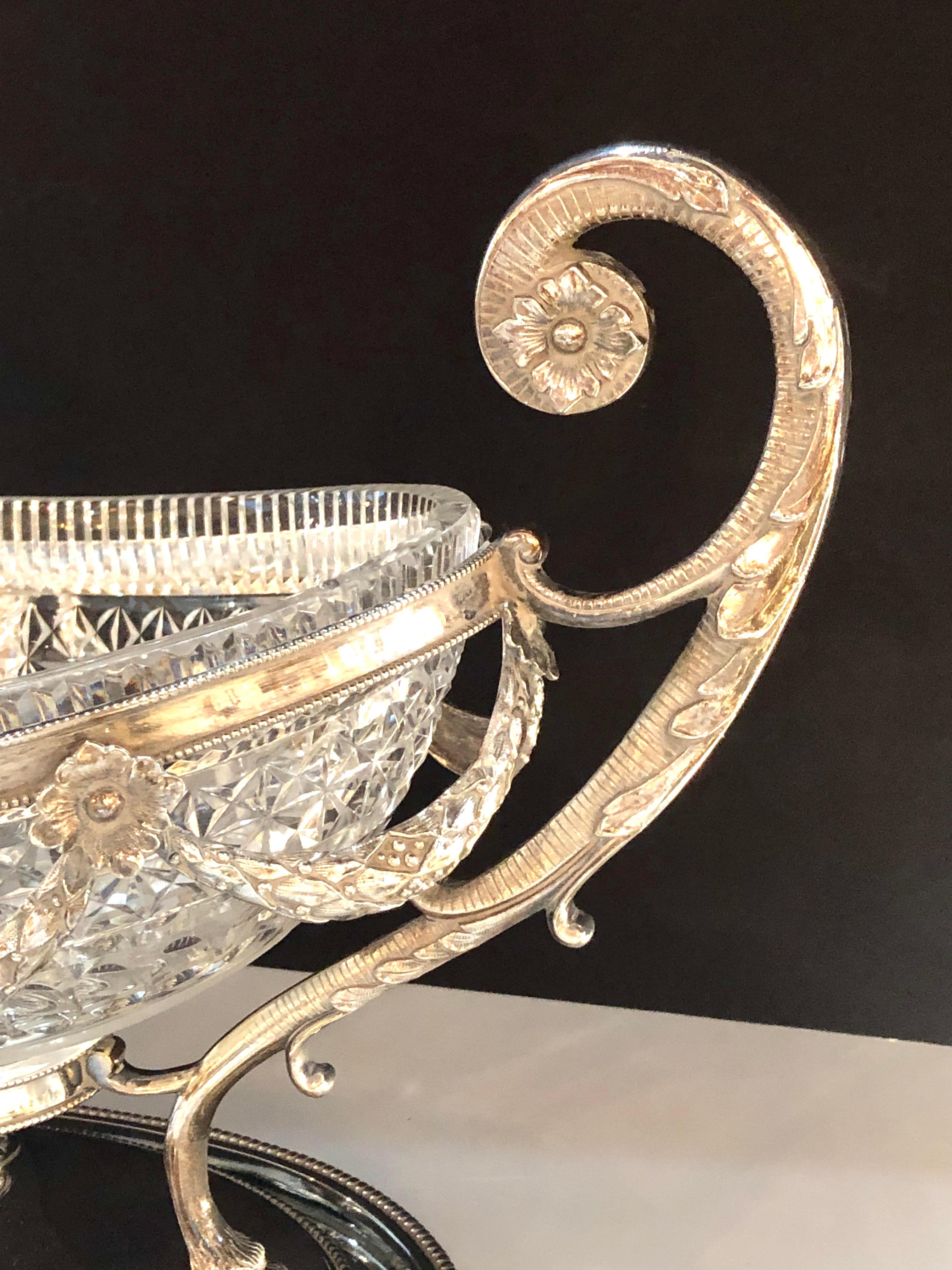 Versilberte ovale Schale im George-III-Stil mit geschliffenem Glasleinen im Angebot 6