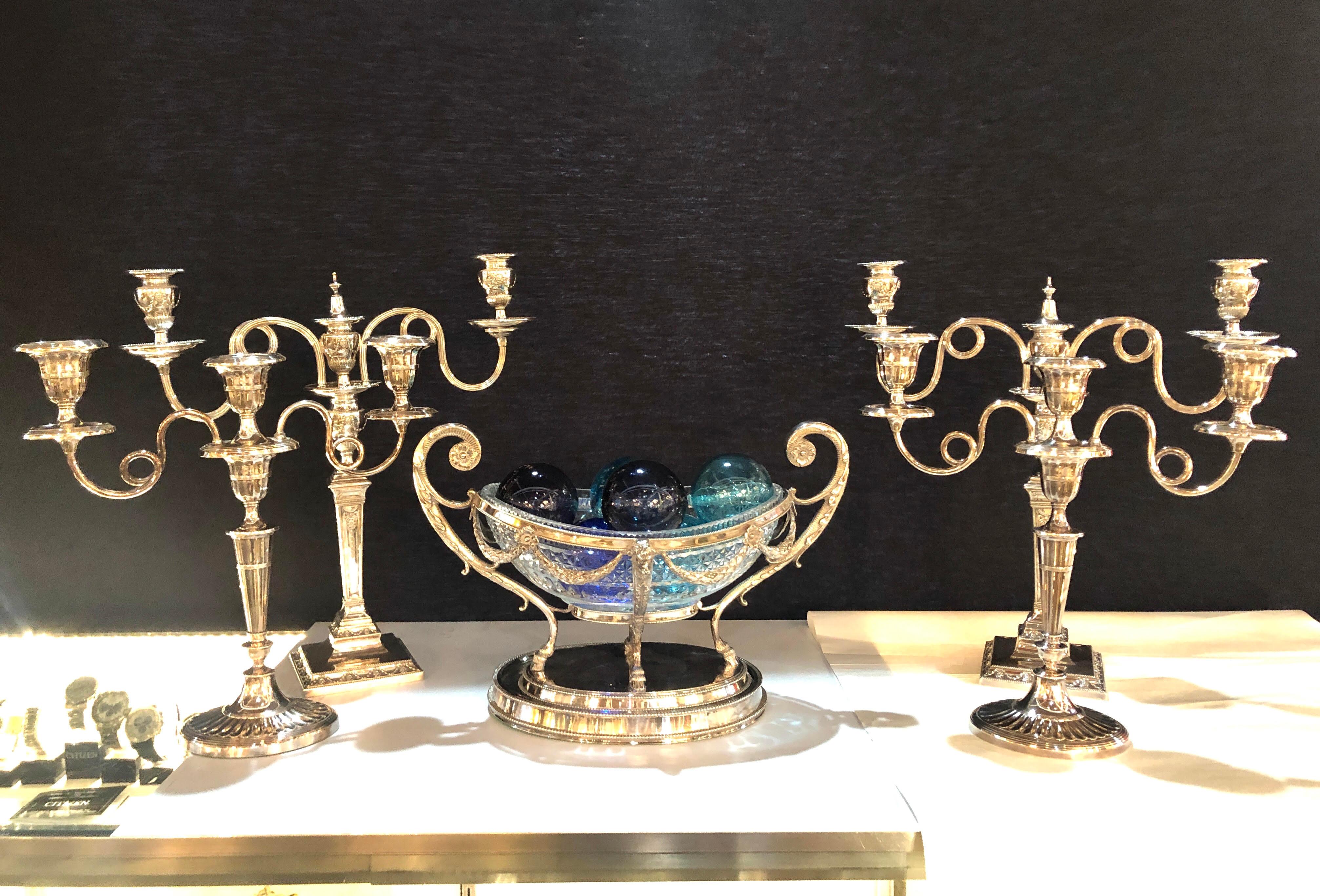 Versilberte ovale Schale im George-III-Stil mit geschliffenem Glasleinen im Angebot 14
