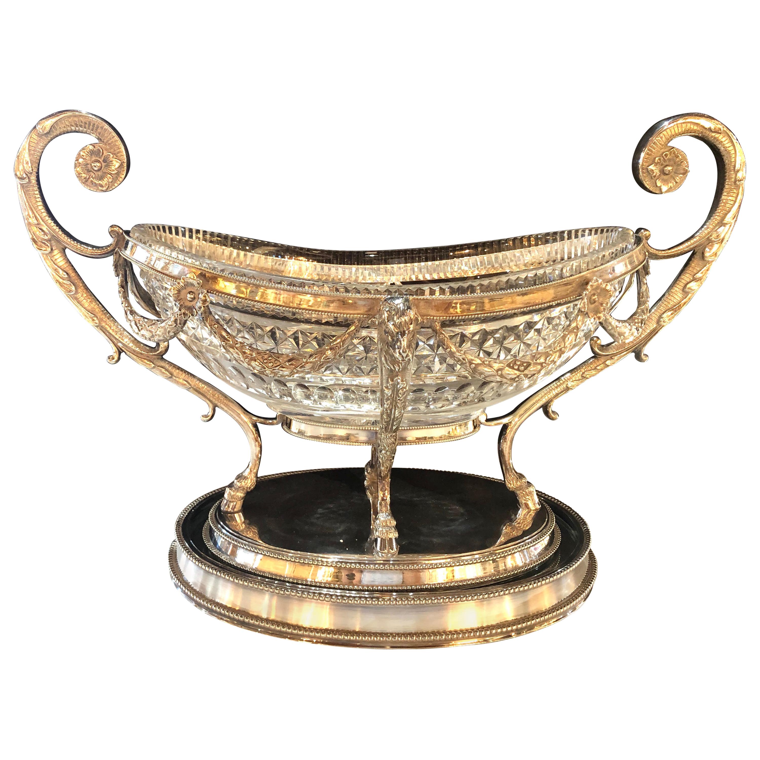 Bol central ovale de style George III en métal argenté avec revêtement en verre taillé