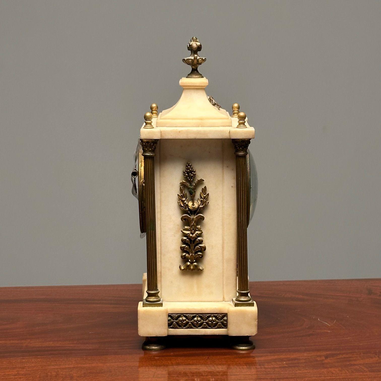 Reloj francés de manto, ménsula o sobremesa, mármol y bronce, s. XIX, firmado en Francia en venta 4