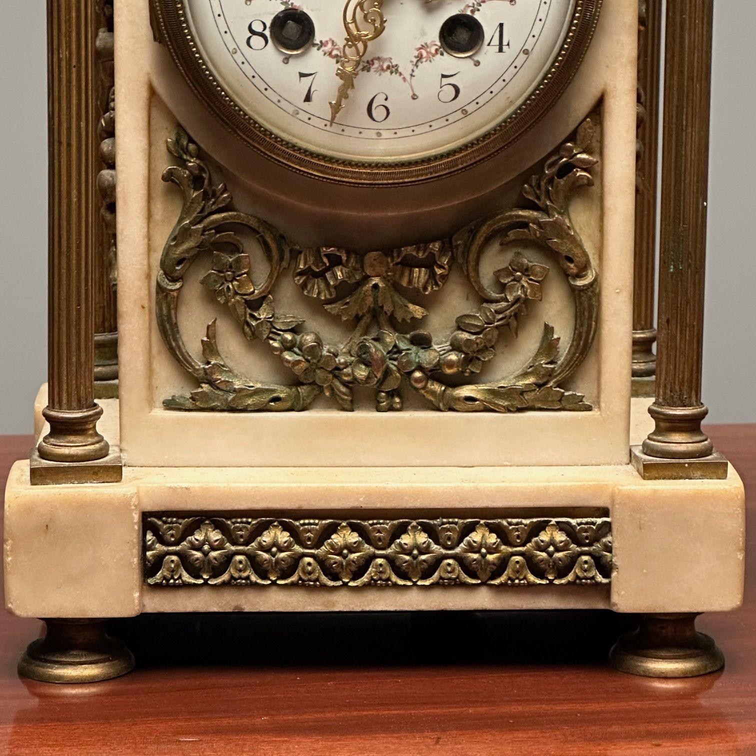 Reloj francés de manto, ménsula o sobremesa, mármol y bronce, s. XIX, firmado en Francia en venta 6