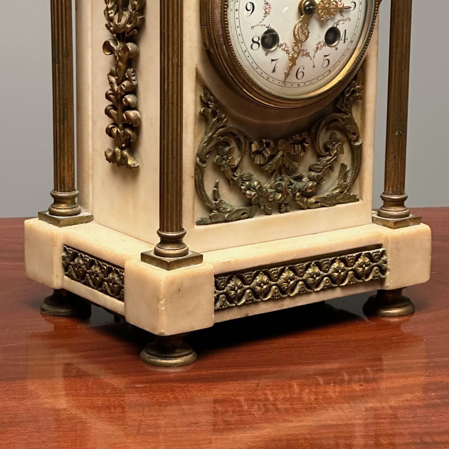 Reloj francés de manto, ménsula o sobremesa, mármol y bronce, s. XIX, firmado en Francia en venta 9