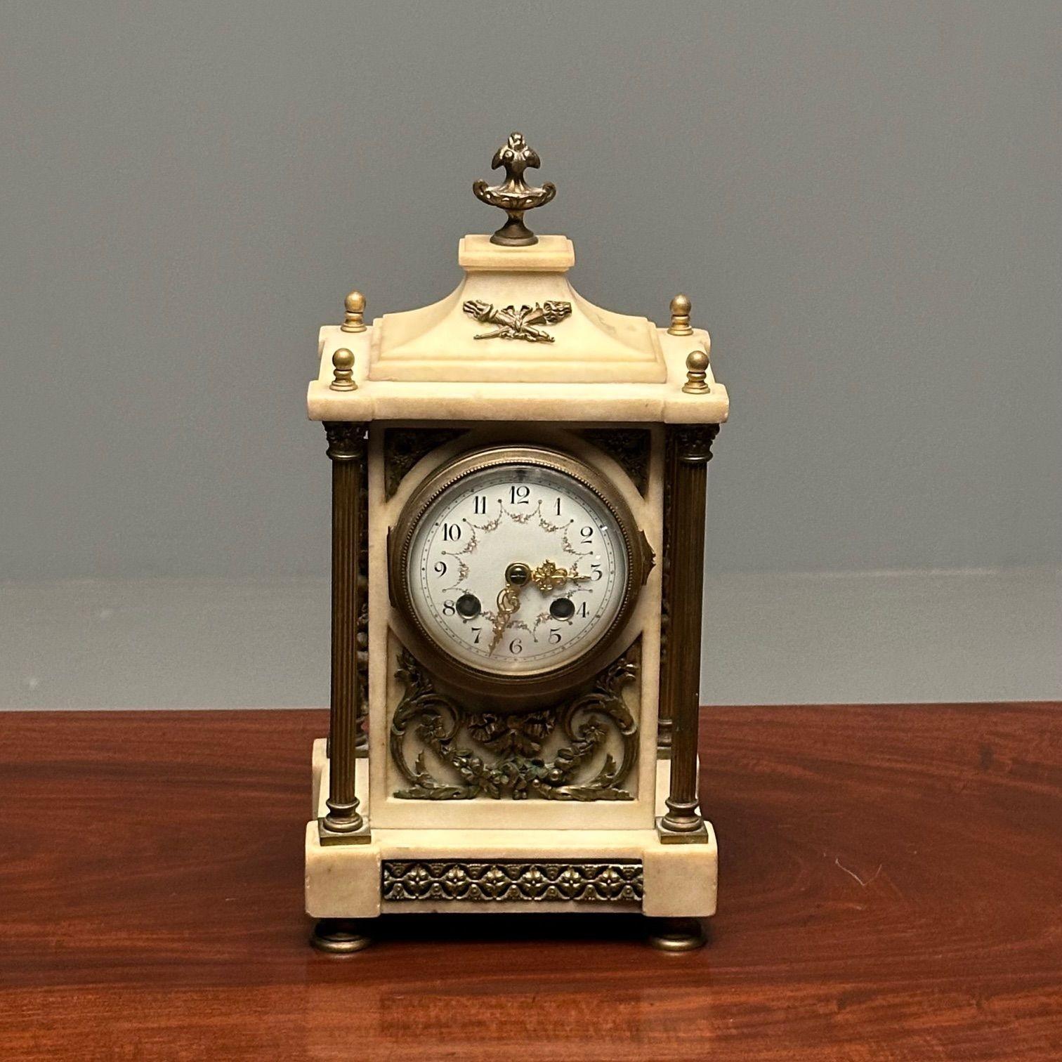 Reloj francés de manto, ménsula o sobremesa, mármol y bronce, s. XIX, firmado en Francia en Bueno estado para la venta en Stamford, CT