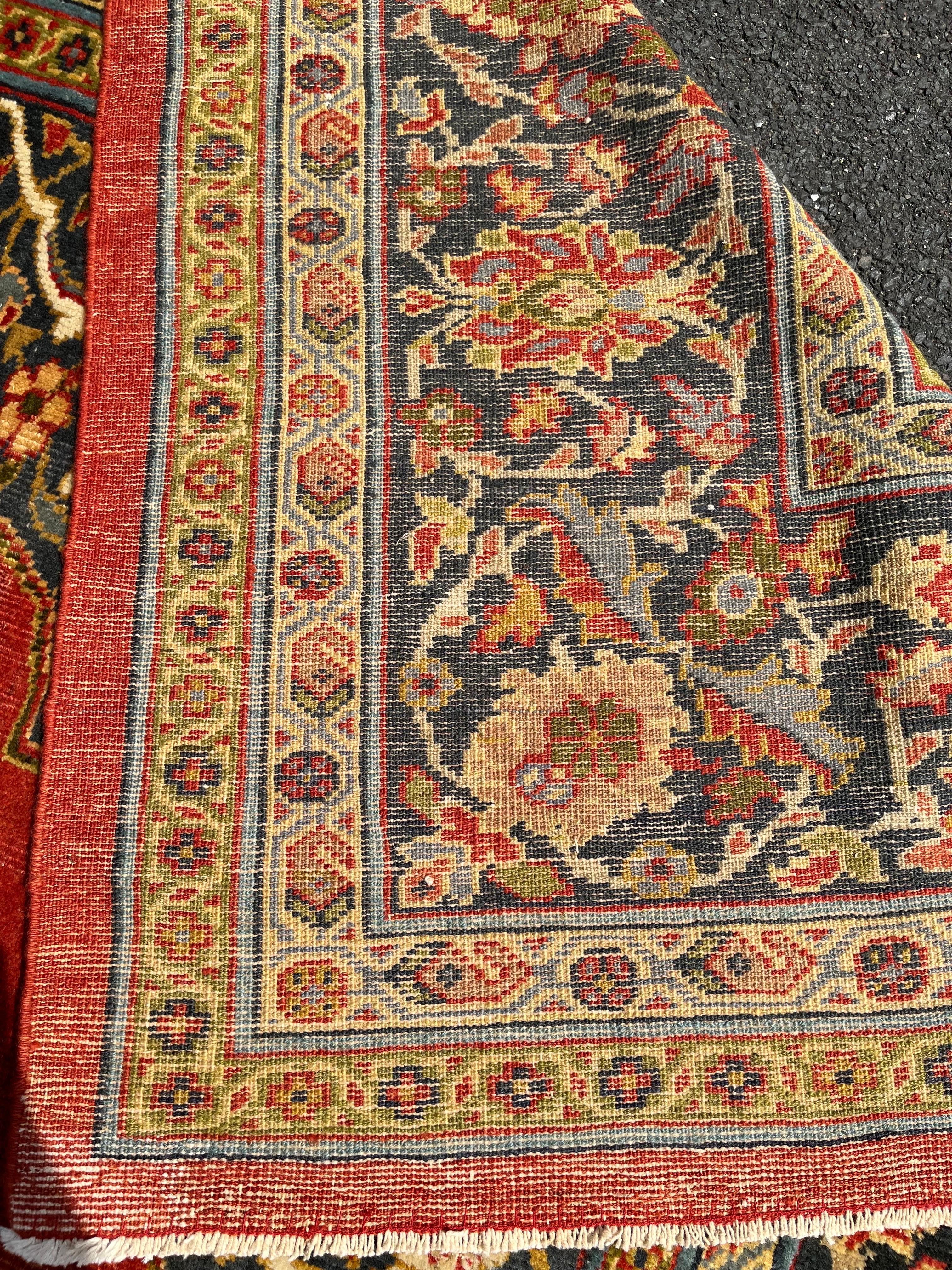 19. Jahrhundert. Persischer Sultanabad-Teppich aus handgefertigter Wolle mit auffälligen pflanzlichen Farbstoffen im Zustand „Gut“ im Angebot in Prospect, CT