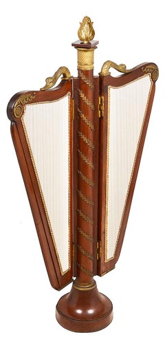 Feuerschirm im französischen Empire-Stil des 19. Jahrhunderts.