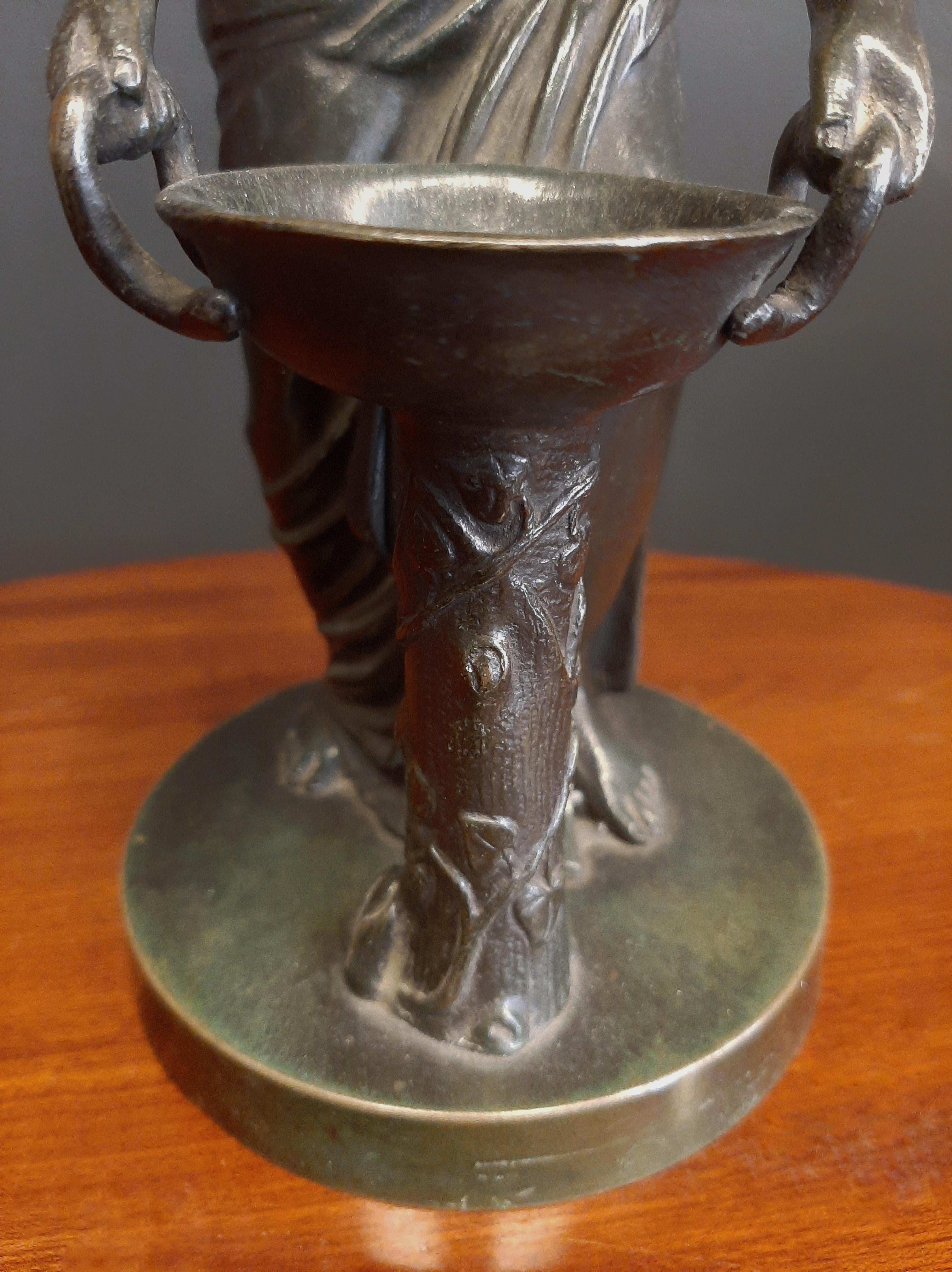 19th Centrury Italian Bronze Sculpture of a Vestal Virgin For Sale 2