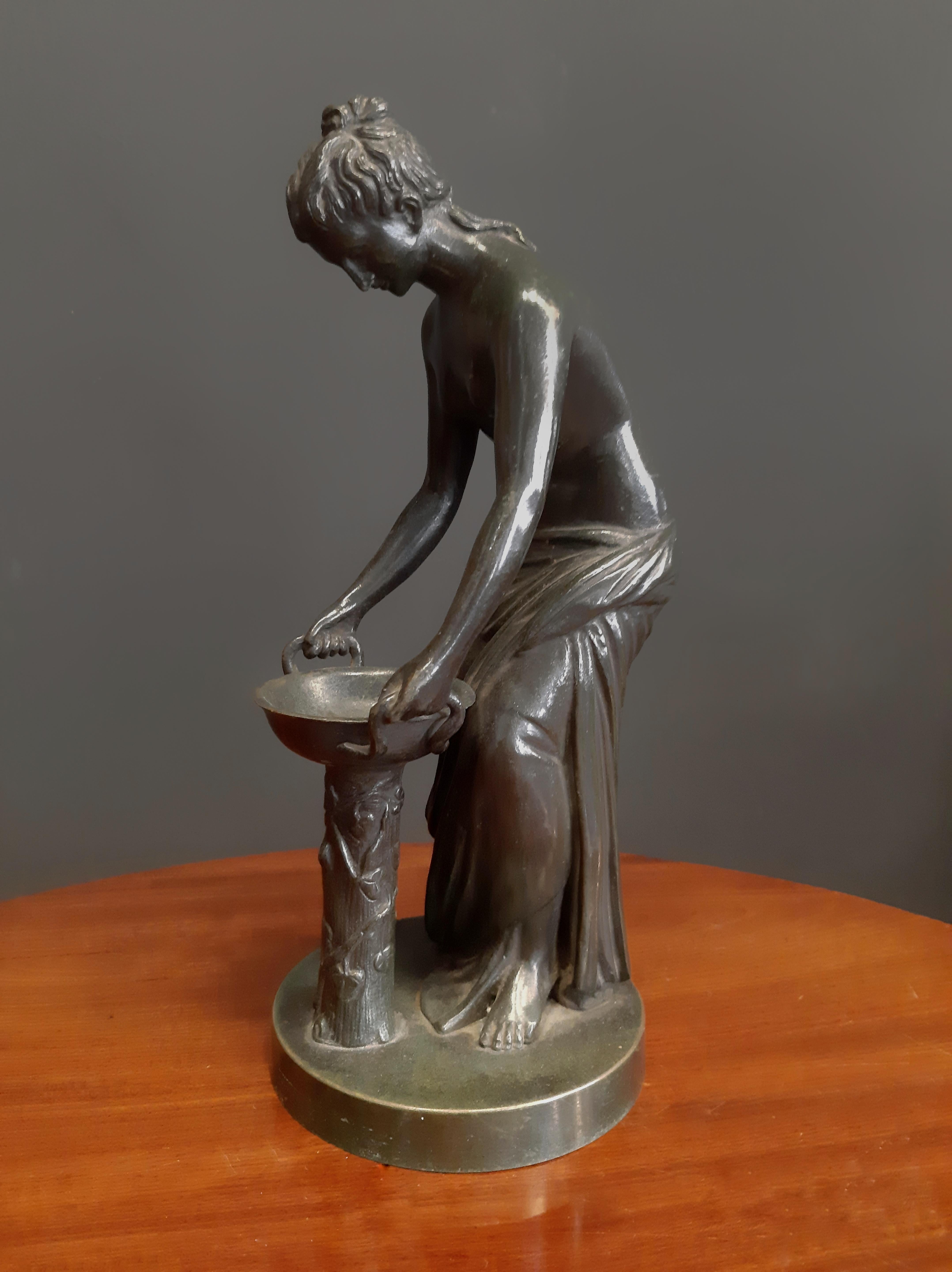 19th Centrury Italian Bronze Sculpture of a Vestal Virgin For Sale 3