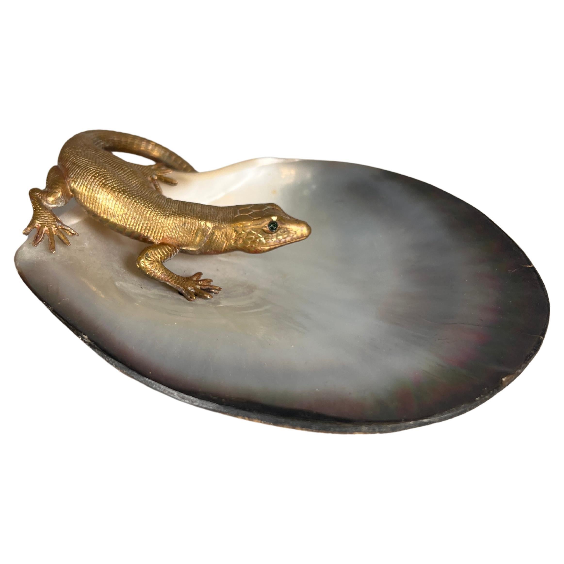 19th Centry Austro-Hungarian Bronze Lizard Desk Dish For Sale