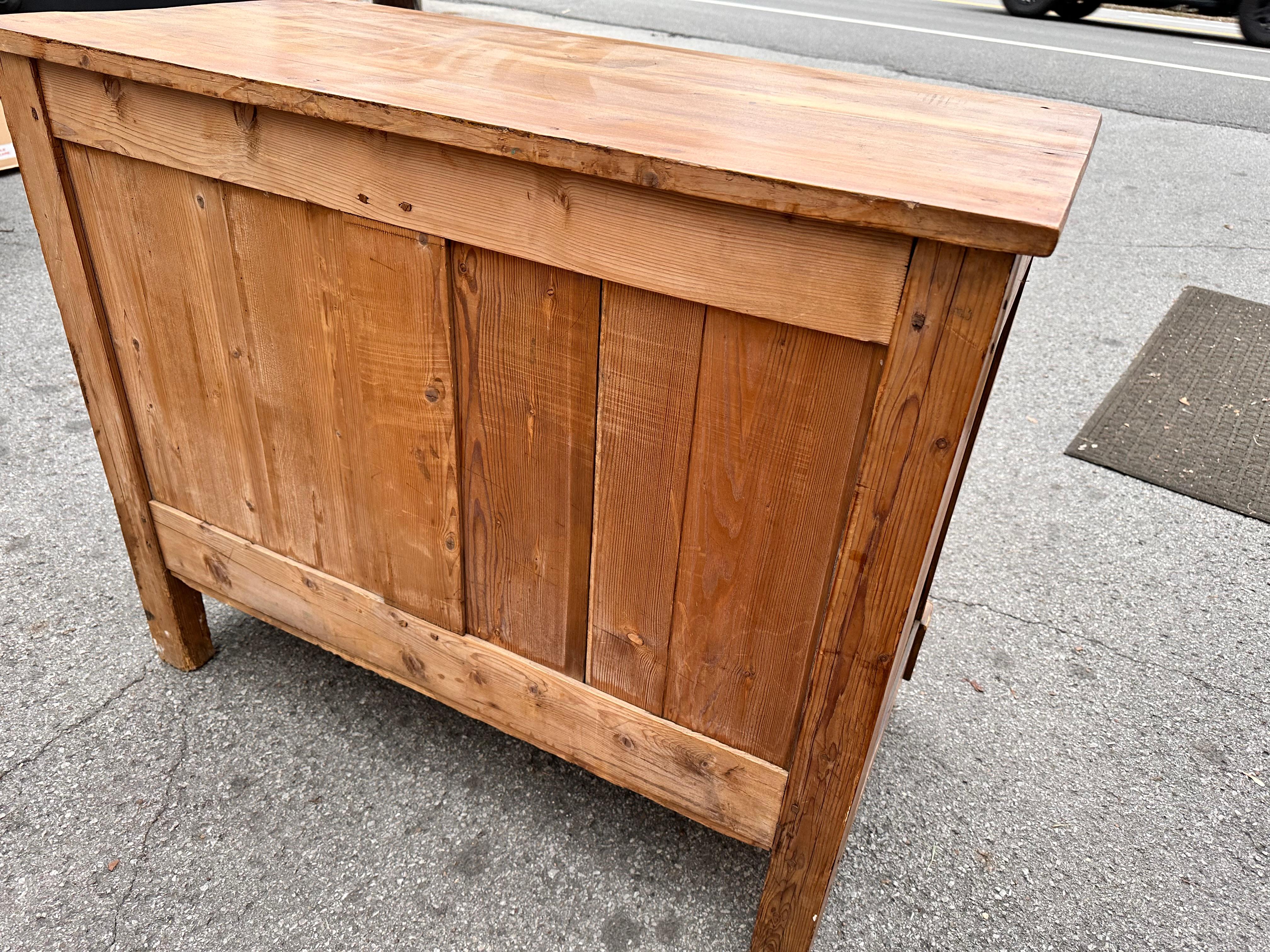 19th Centry English Pine Chest For Sale 2