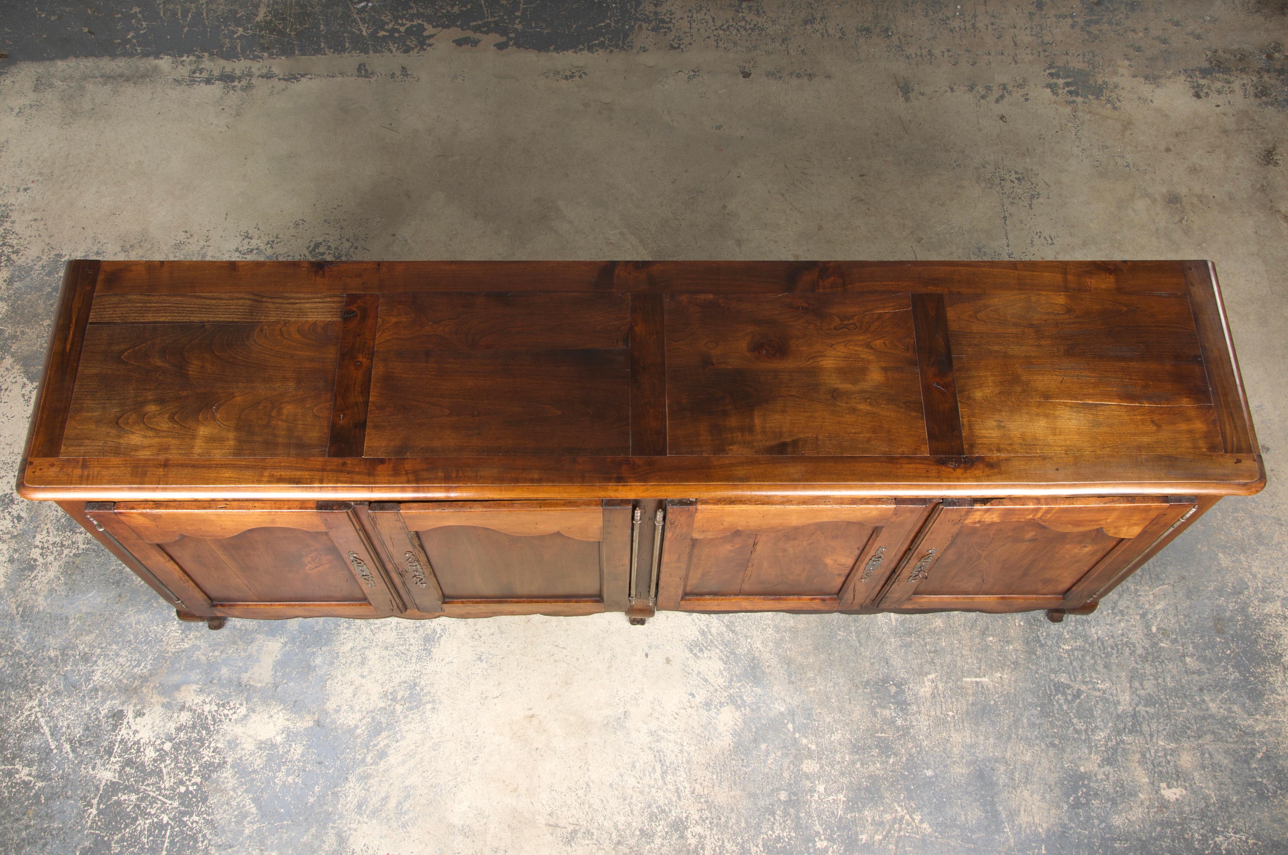 Ferro battuto Credenza in legno di Oak Oak del XIX secolo, stile Luigi XV, francese e di campagna in vendita