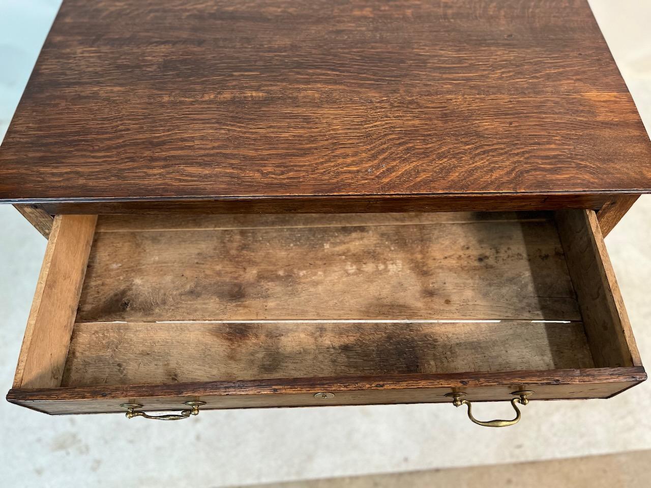 English 19th Century 1 Drawer Side Table For Sale