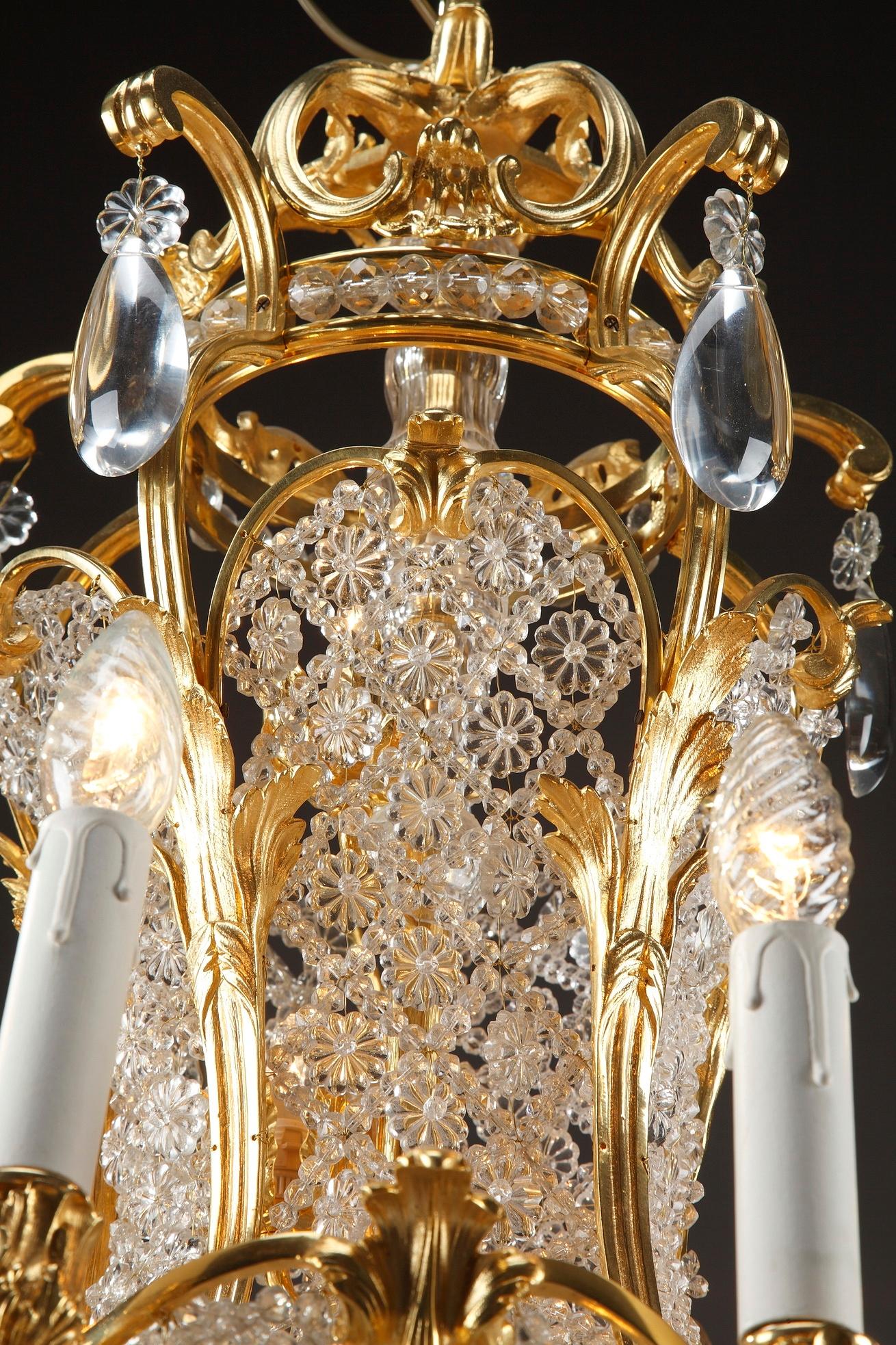 Lustre en forme de panier à 10 lumières en bronze doré et cristal du XIXe siècle en vente 4