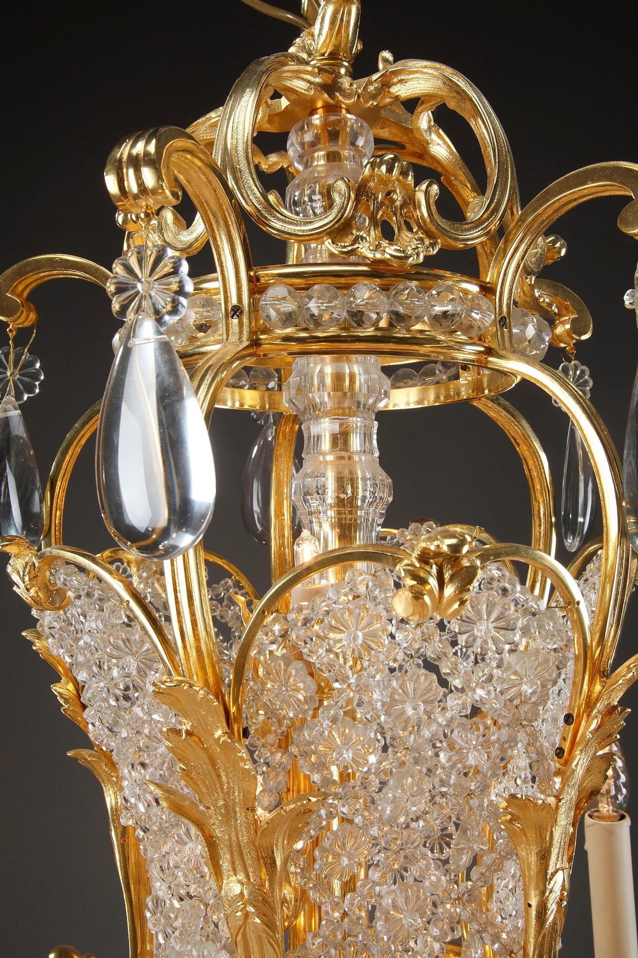 Lustre en forme de panier à 10 lumières en bronze doré et cristal du XIXe siècle Bon état - En vente à Paris, FR