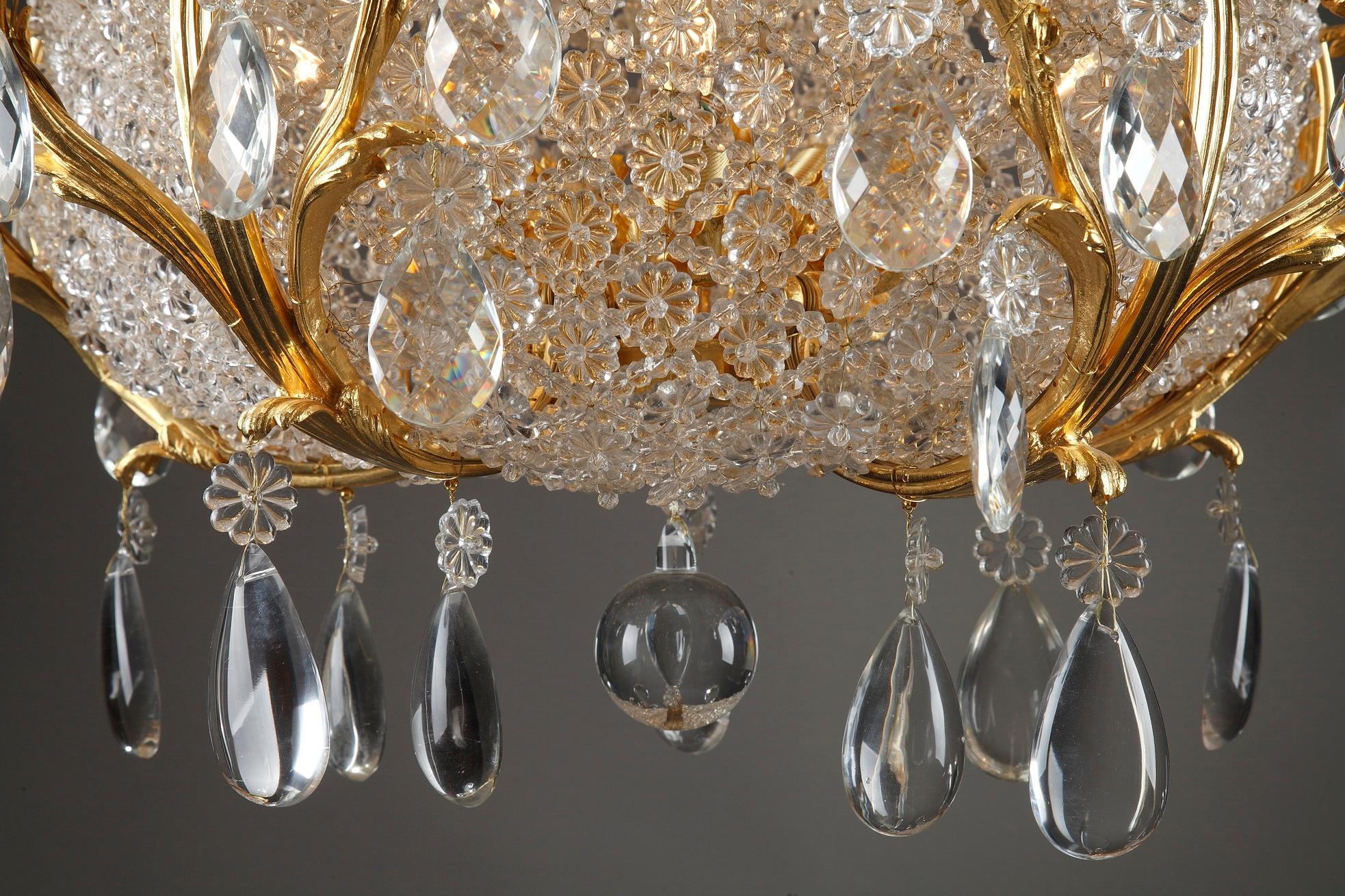 Lustre en forme de panier à 10 lumières en bronze doré et cristal du XIXe siècle en vente 2