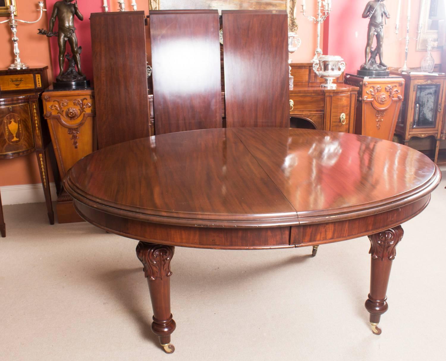 Mid-19th Century 19th Century Victorian Oval Extending Dining Table and Ten Chairs