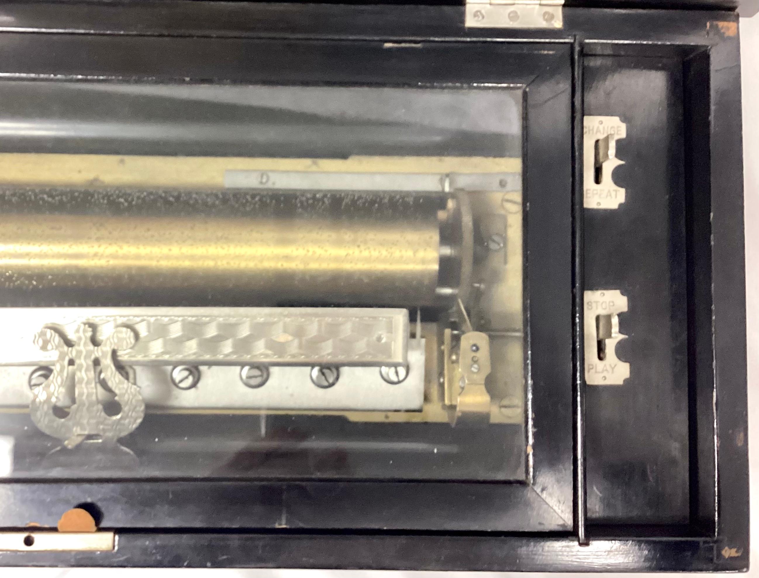 Belle Époque 19th Century 12 Tune Cylinder Music Box Inlaid Case Works Great
