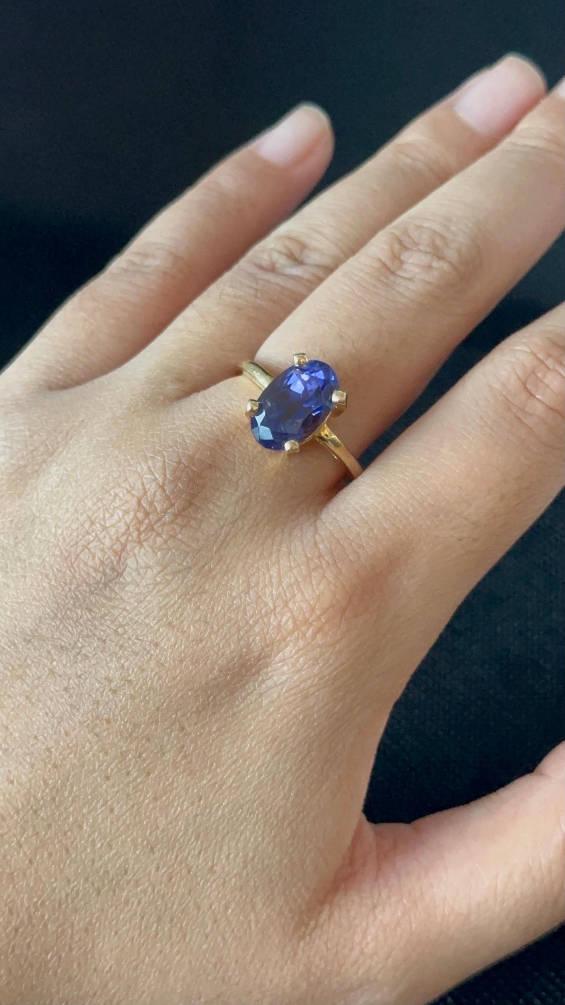 14k Yellow Gold Ring with Approx. 1.20ctw of Purple
Amethyst Center Stone

Center Stone: Purple Amethyst 
Weight: 1.20ctw
Gold Purity: 14K Solid Gold 
Gold Color: Yellow
Total Weight: 4.50g