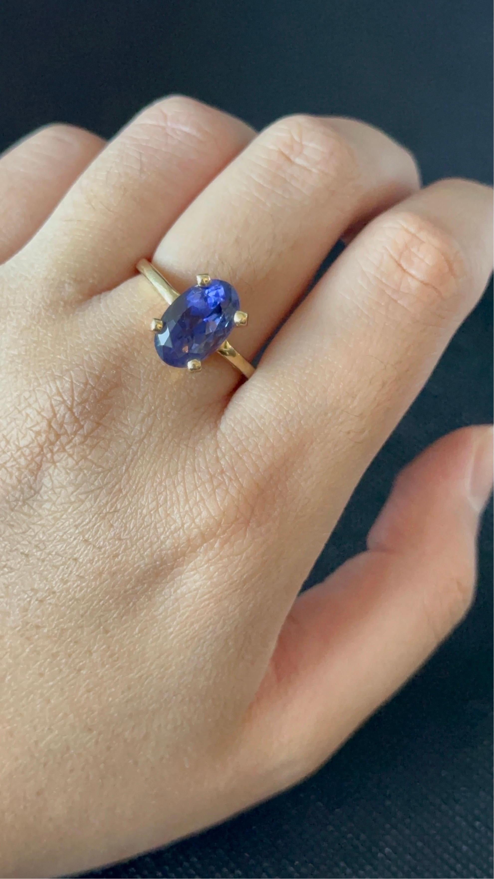 Oval Cut 19th Century 1.20ctw Purple 14k Yellow Gold Ring For Sale