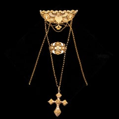 Antique Mid-19th Century 14 Karat Gold Borstzeuge with Cross Pendant