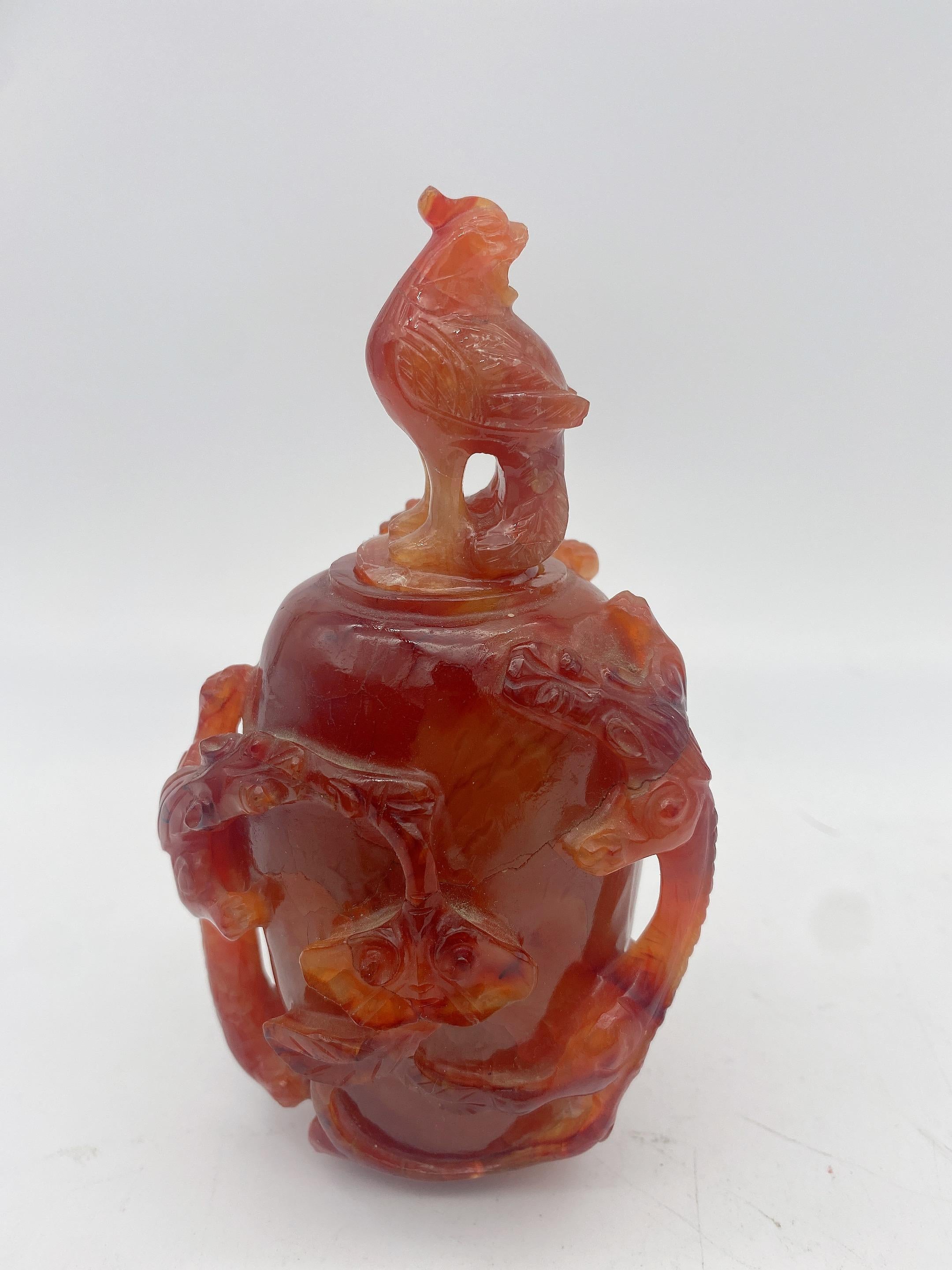 Antique 19th century Chinese agate bottle with lid with Chi dragons, decorated in the form , see more pictures diameter 7.5 cm, high 14 cm.