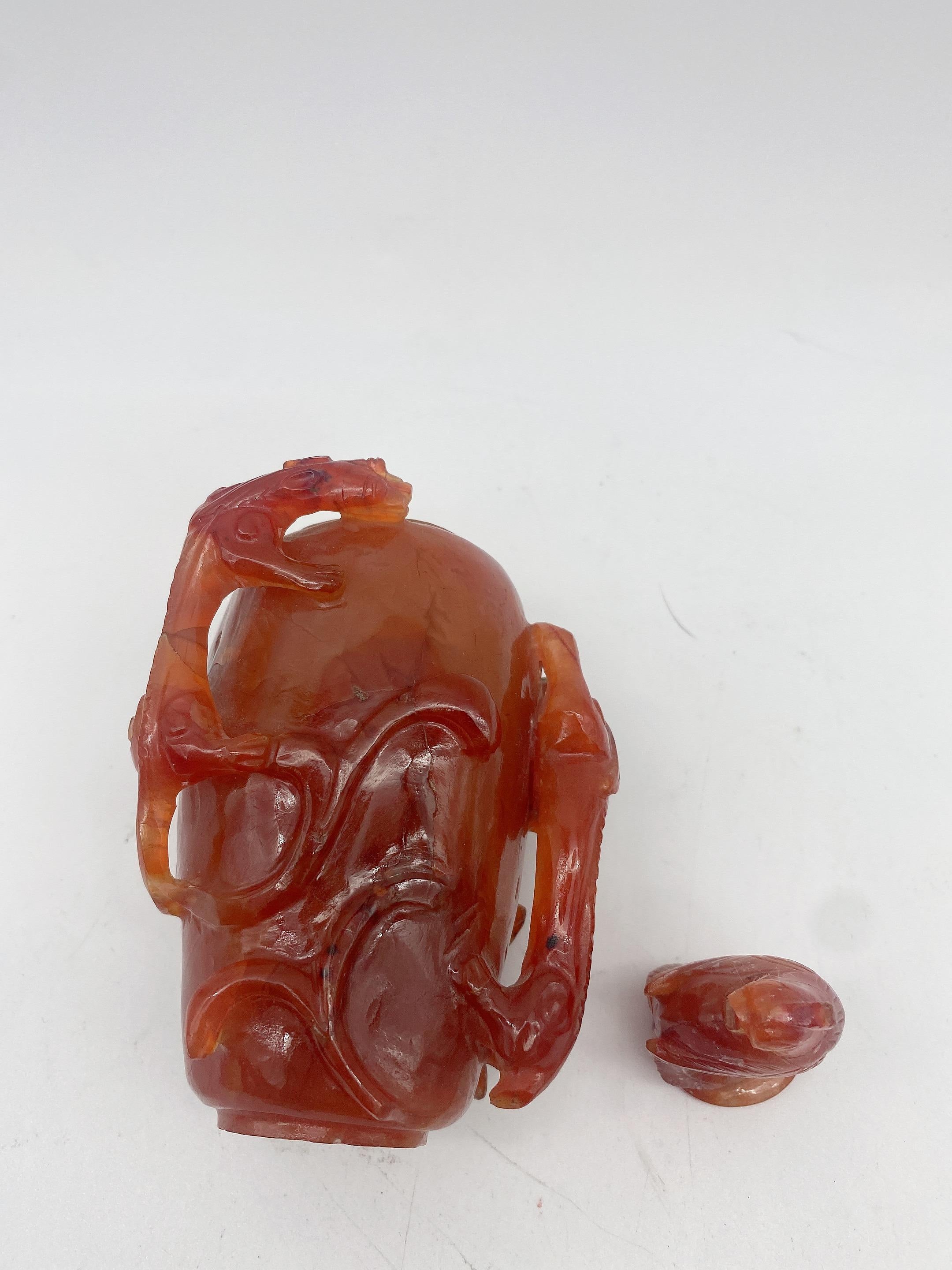 Qing 19th Century Antique Chinese Agate Bottle For Sale
