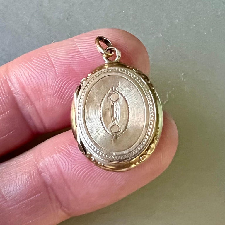 Victorian 19th Century 14K Gold Mourning Locket Pendant For Sale
