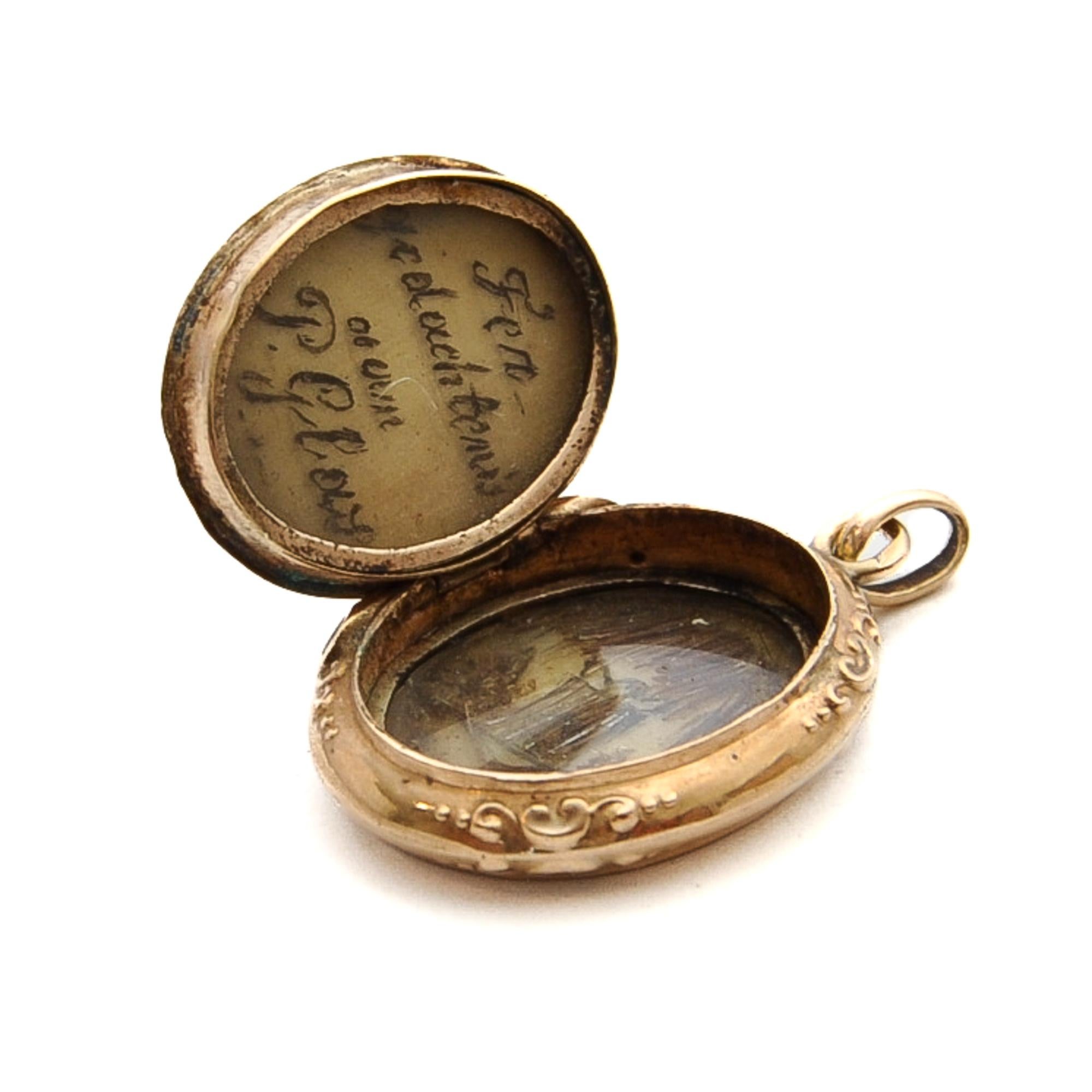 Pendentif de deuil en or 14 carats antique en vente 2