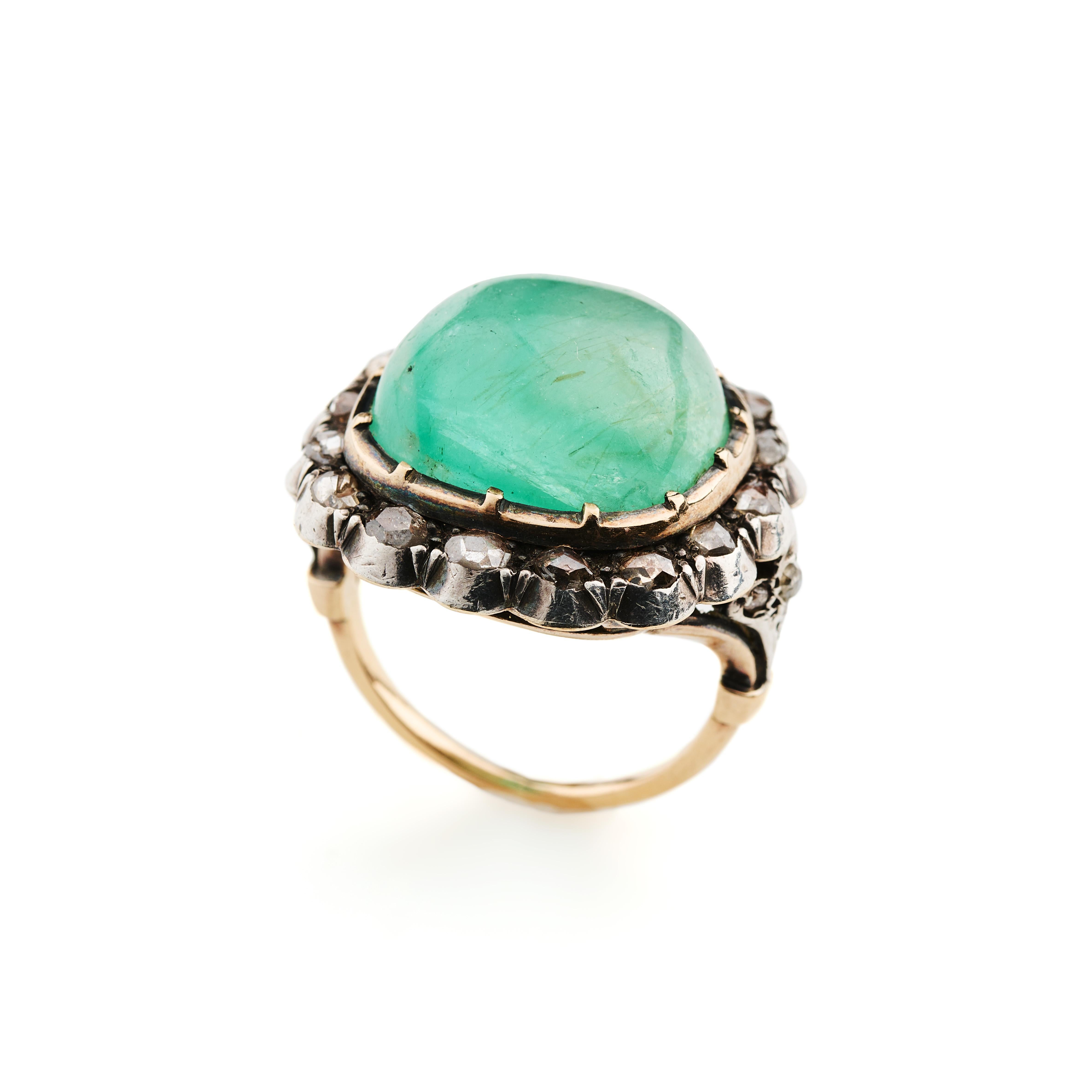 15 Karat sugerloaf Cabochon-Smaragd und Diamanten im Rosenschliff Cluster-Ring aus dem 19. Jahrhundert 6
