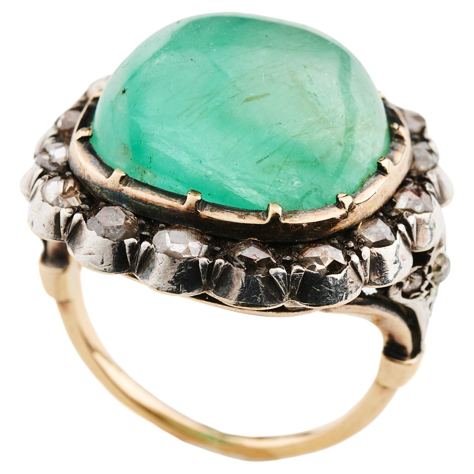 15 Karat sugerloaf Cabochon-Smaragd und Diamanten im Rosenschliff Cluster-Ring aus dem 19. Jahrhundert