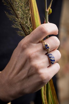 Gedenkring „Poison“ aus 18 Karat Gelbgold und Emaille aus dem 19. Jahrhundert