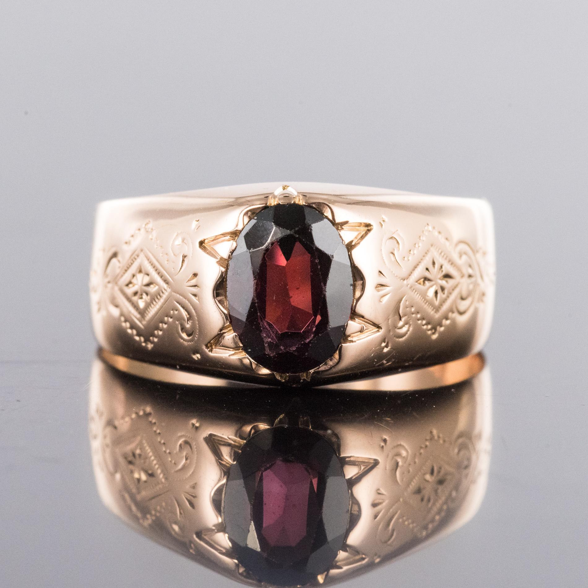 19th Century 18 Karat Rose Gold 1.20 Carat Garnet Bangle Men's Ring In Good Condition For Sale In Poitiers, FR