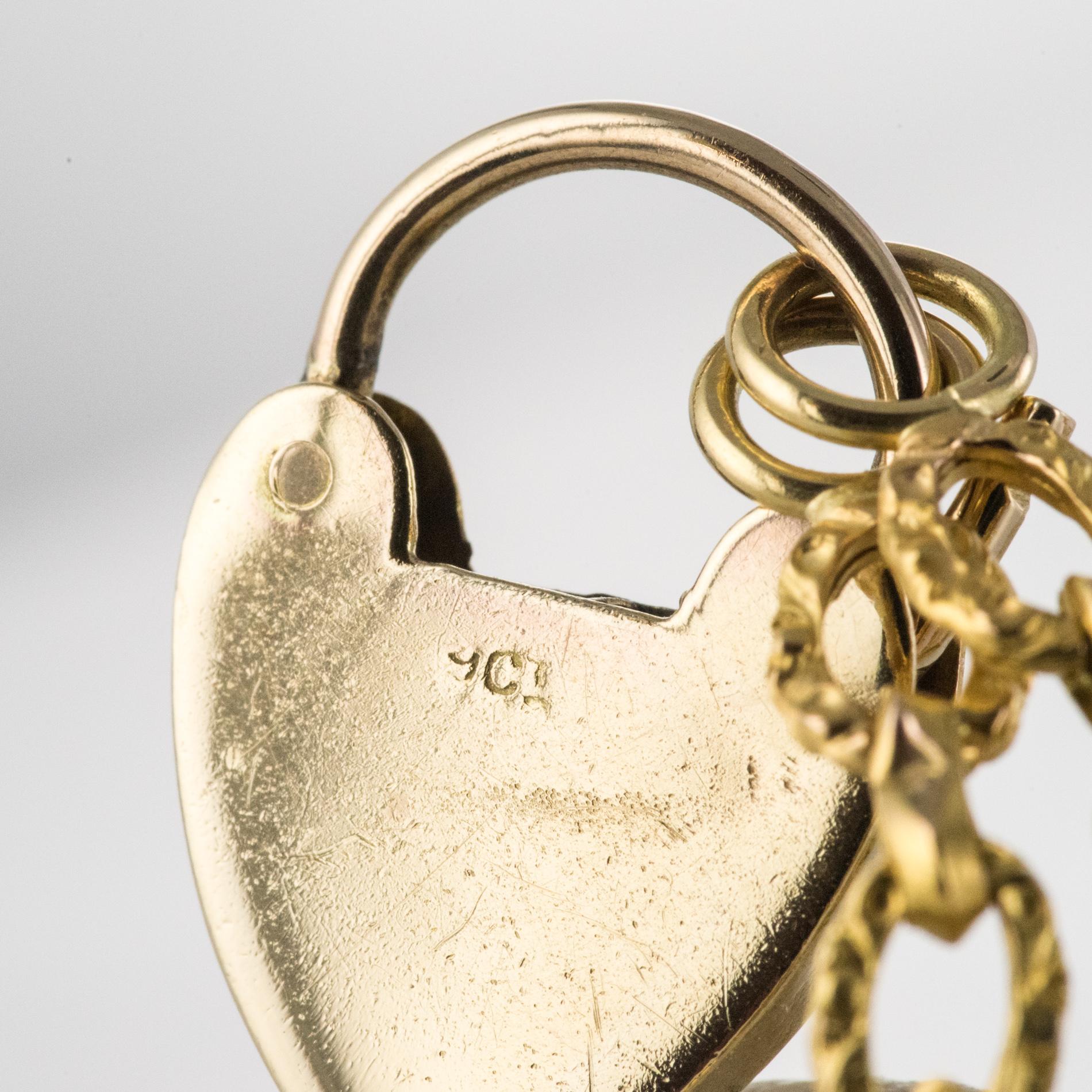 19th Century 18 Karat Yellow Gold Chiseled Chain Heart-Shaped Padlock Necklace For Sale 6